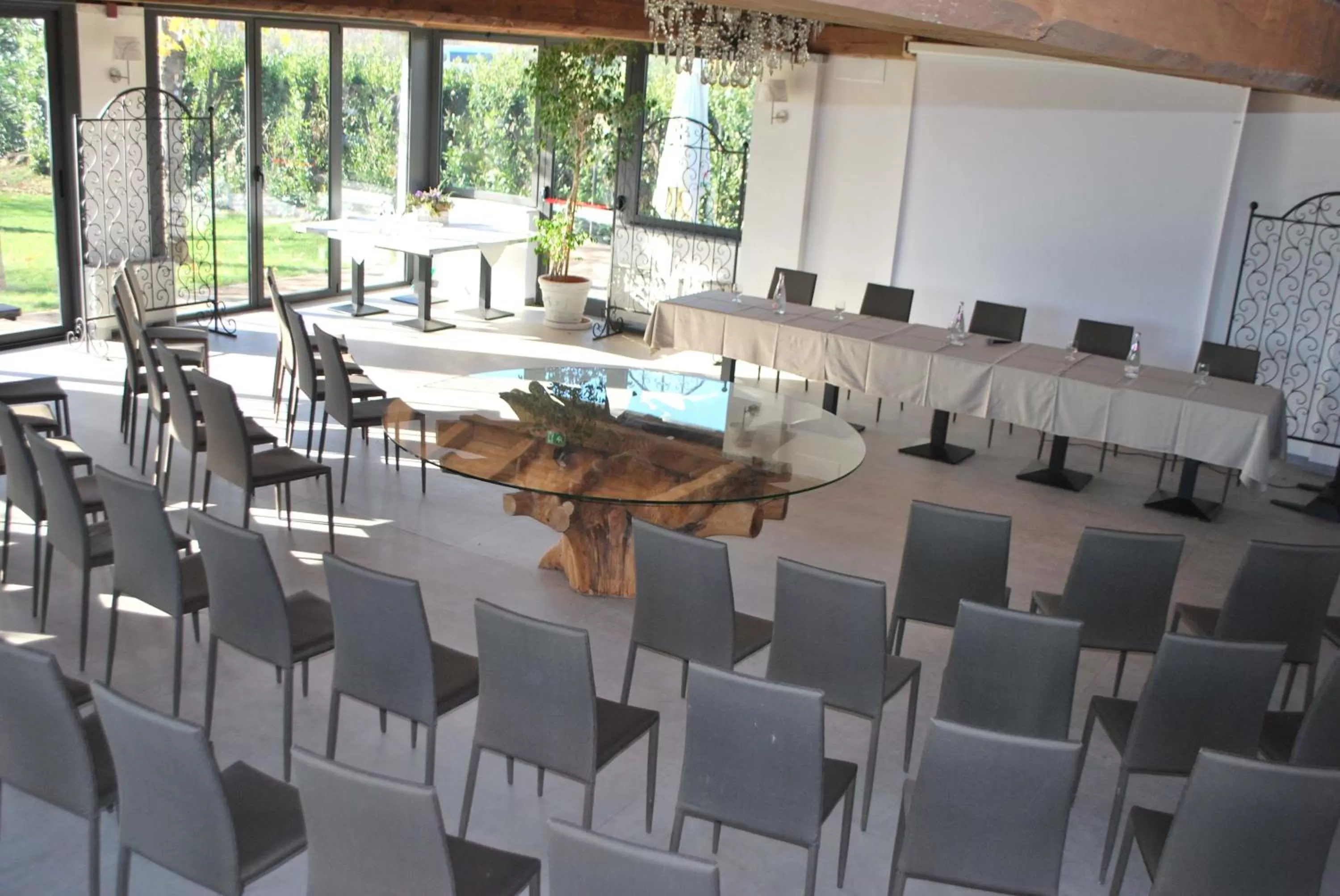 Business facilities in La Bergamina Hotel & Restaurant