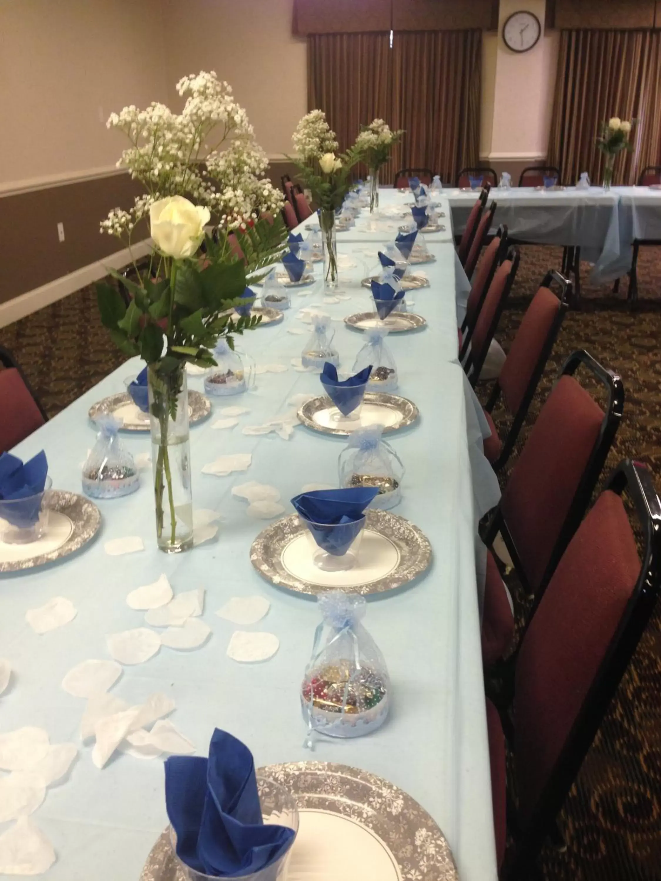 Banquet/Function facilities, Restaurant/Places to Eat in Bluegrass Extended Stay
