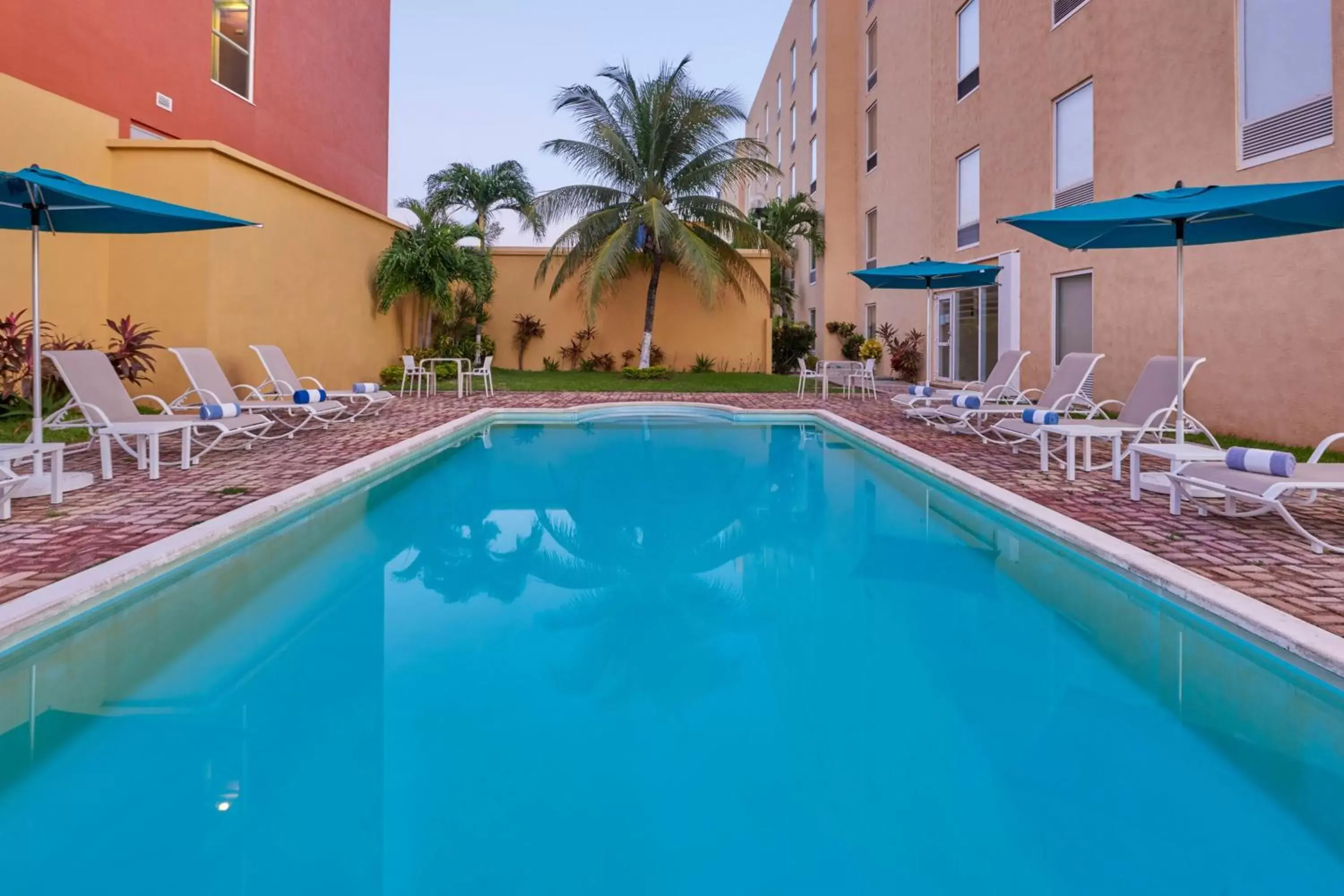 Swimming Pool in City Express by Marriott Cancun