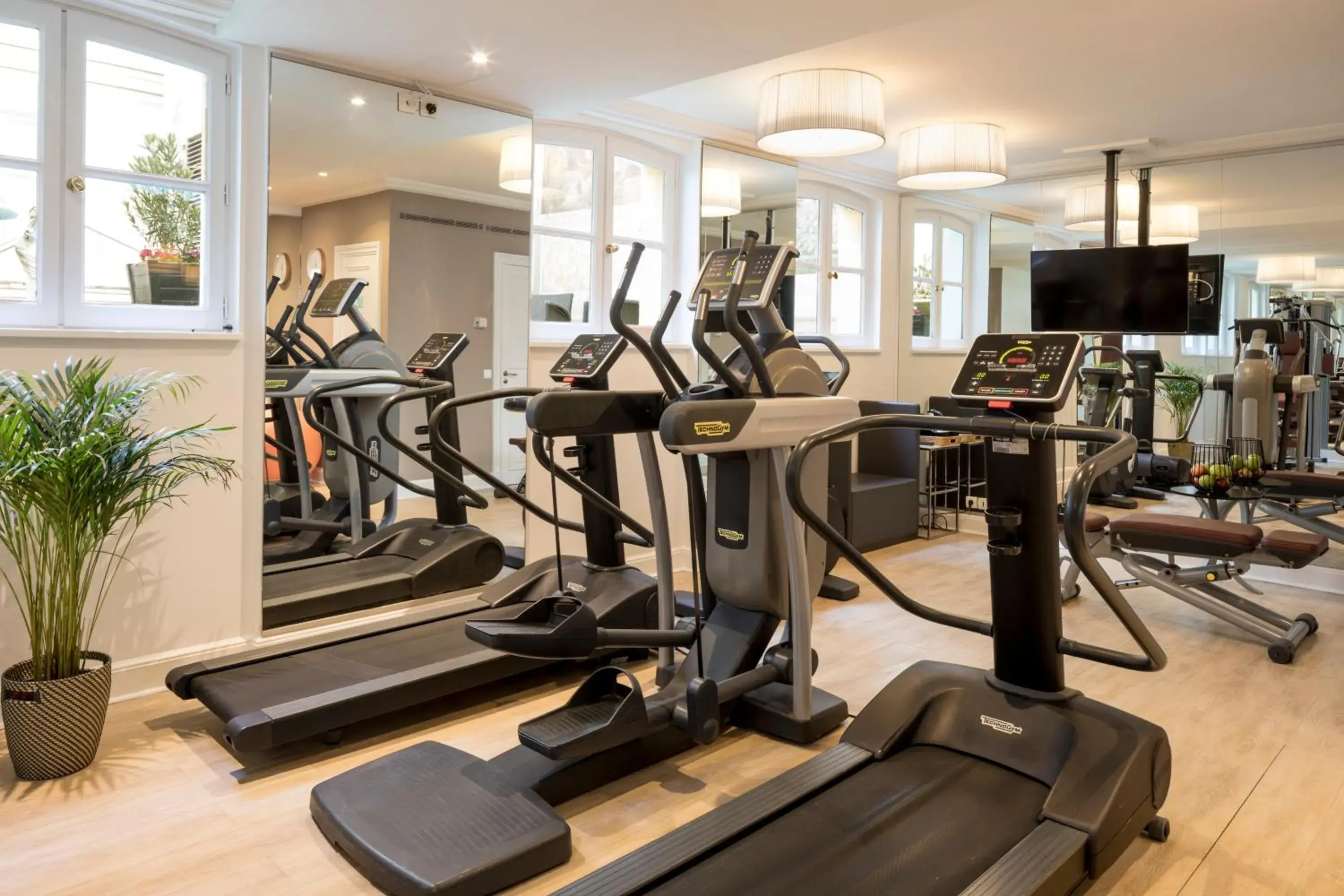 Fitness centre/facilities, Fitness Center/Facilities in Castille Paris – Starhotels Collezione