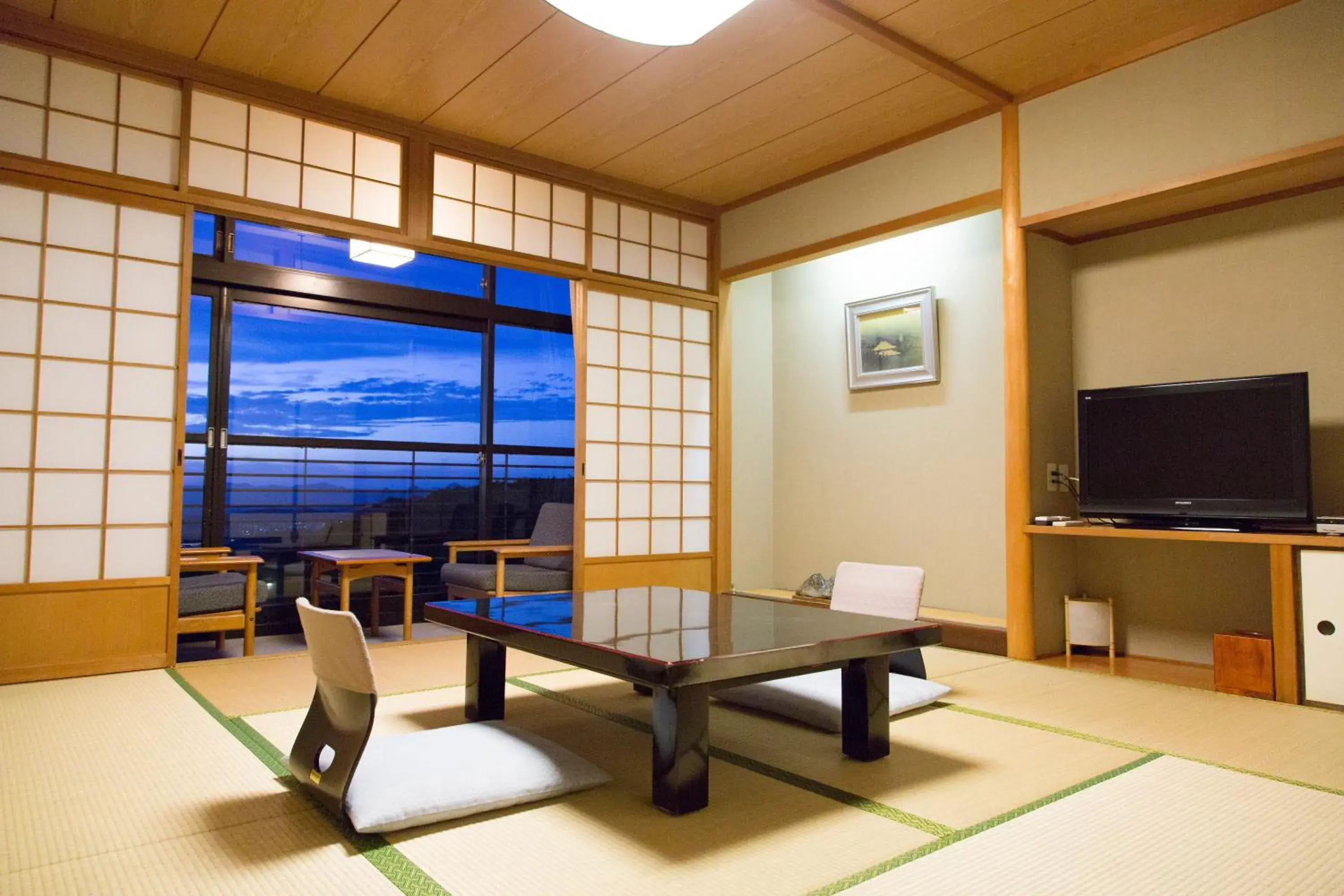 Photo of the whole room, Seating Area in Arima Onsen Motoyu Kosenkaku