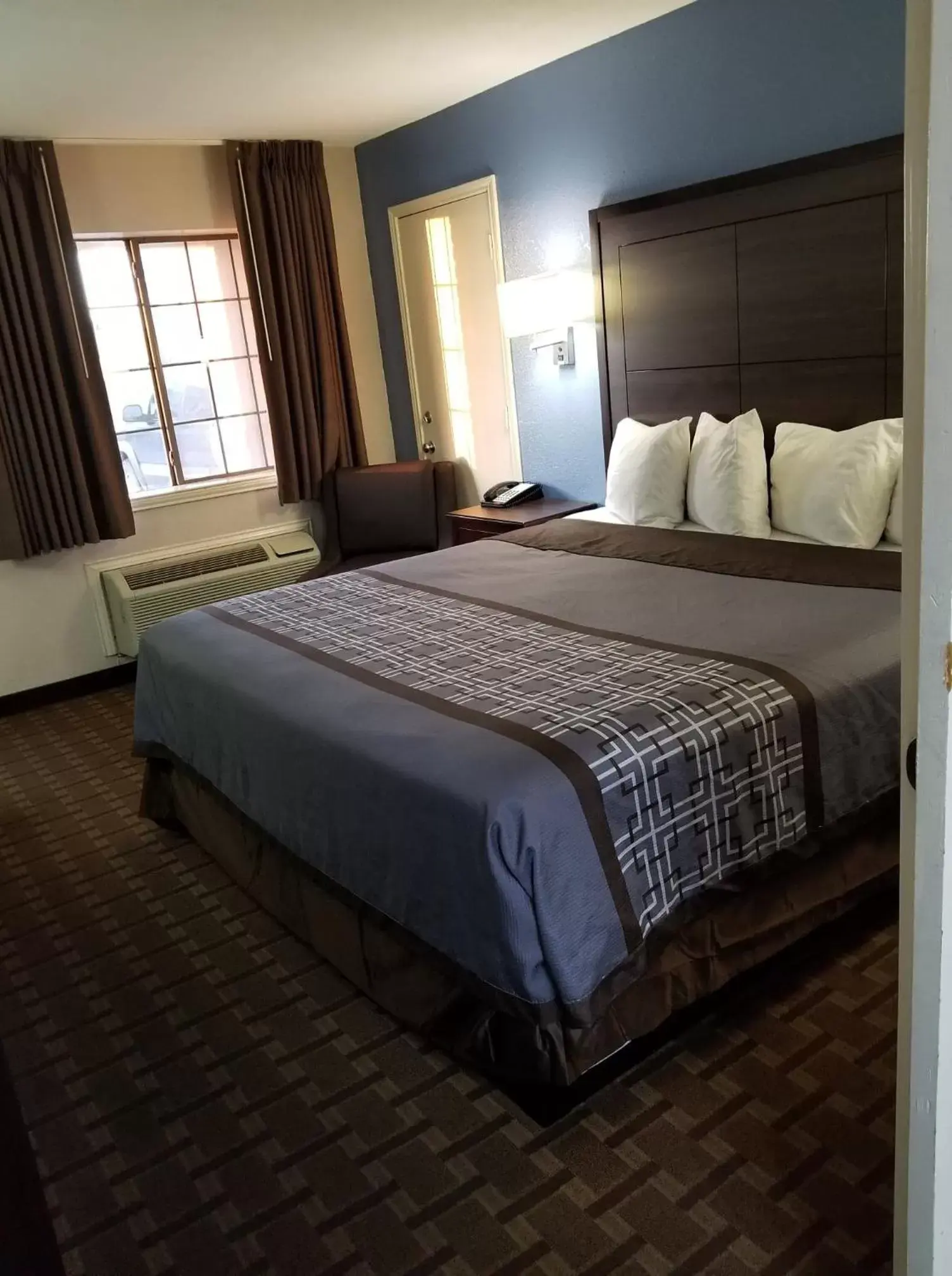 Bedroom, Bed in SureStay Hotel by Best Western Terrell