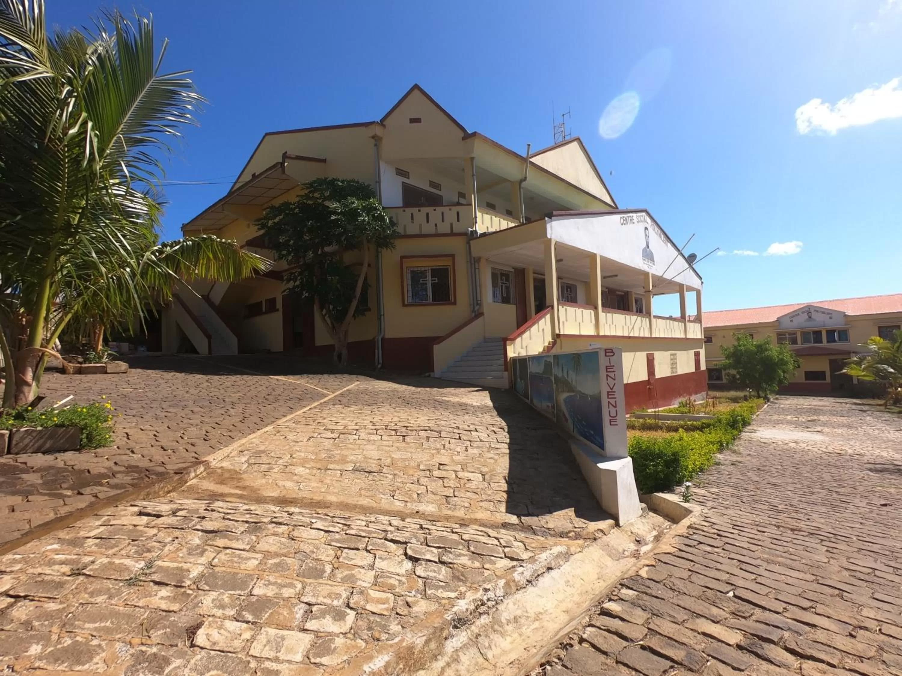 Property building in Centre Lucien Botovasoa
