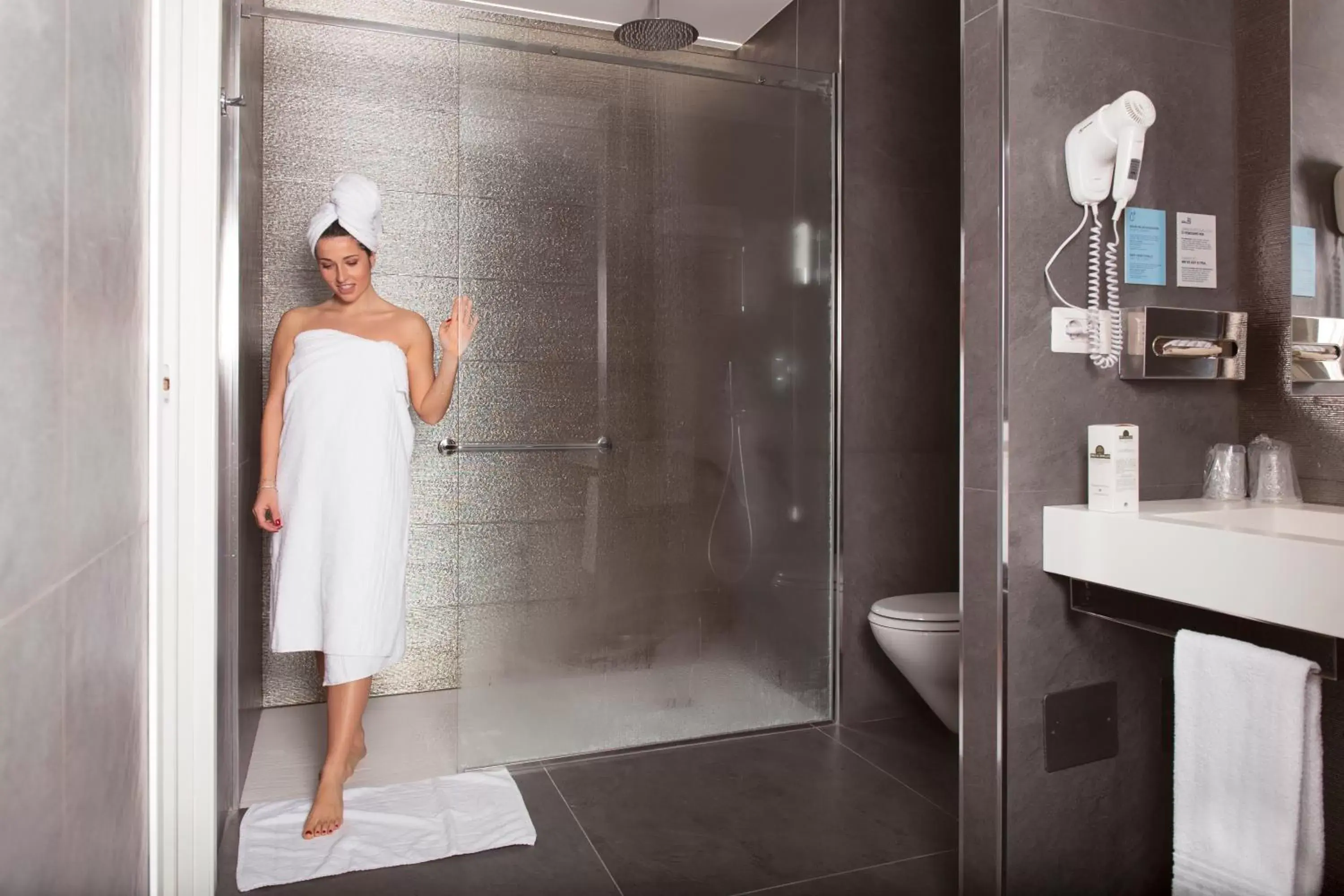 Shower, Bathroom in City Hotel & Suites