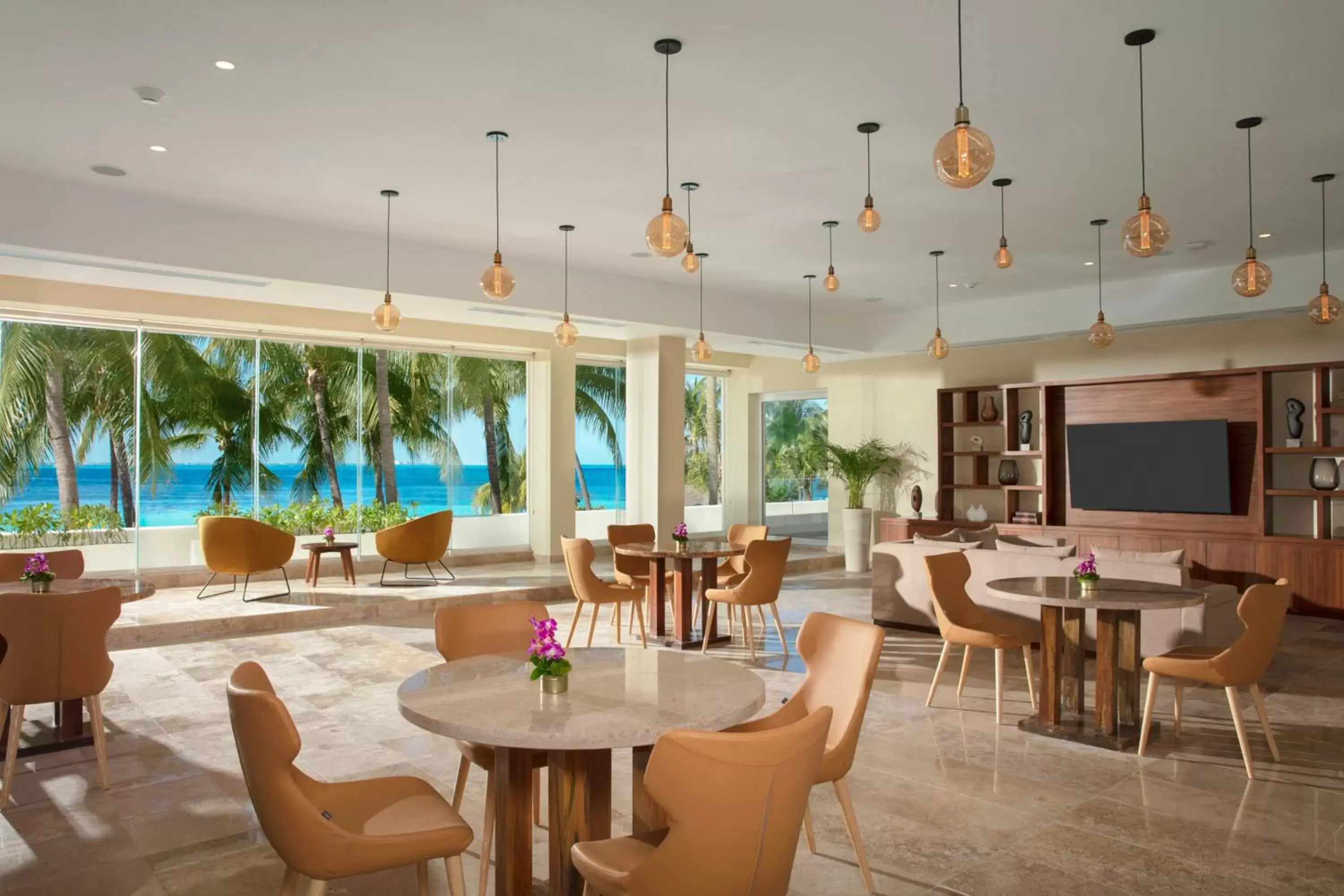 Lounge or bar, Restaurant/Places to Eat in Dreams Sands Cancun Resort & Spa
