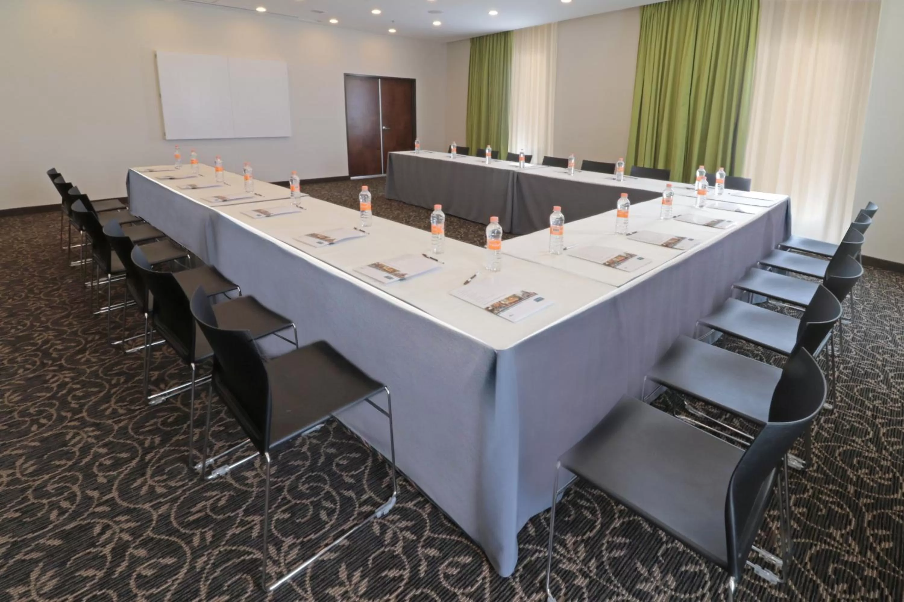 Meeting/conference room in Staybridge Suites San Luis Potosi by IHG