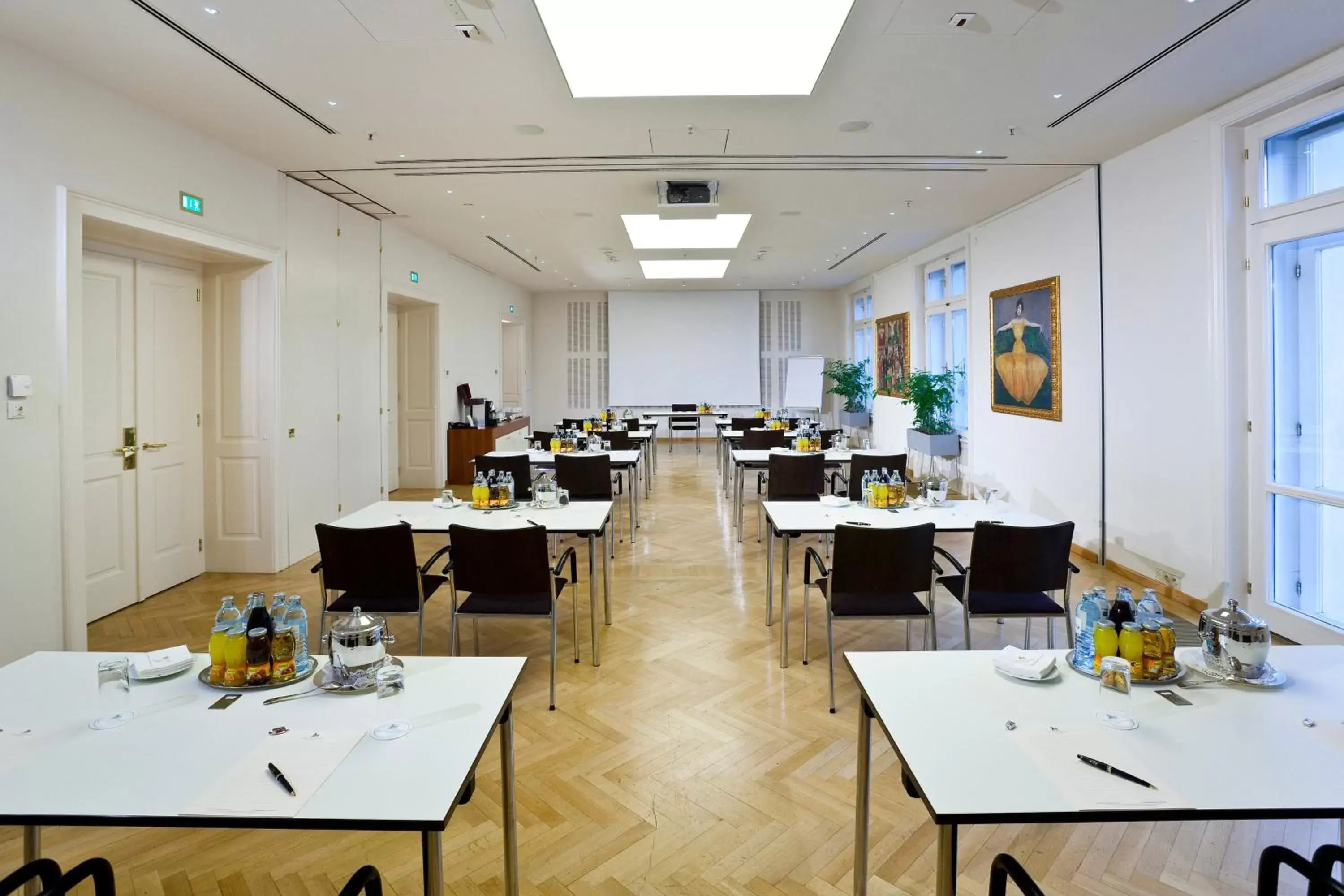 Meeting/conference room, Restaurant/Places to Eat in Grand Hotel Wien