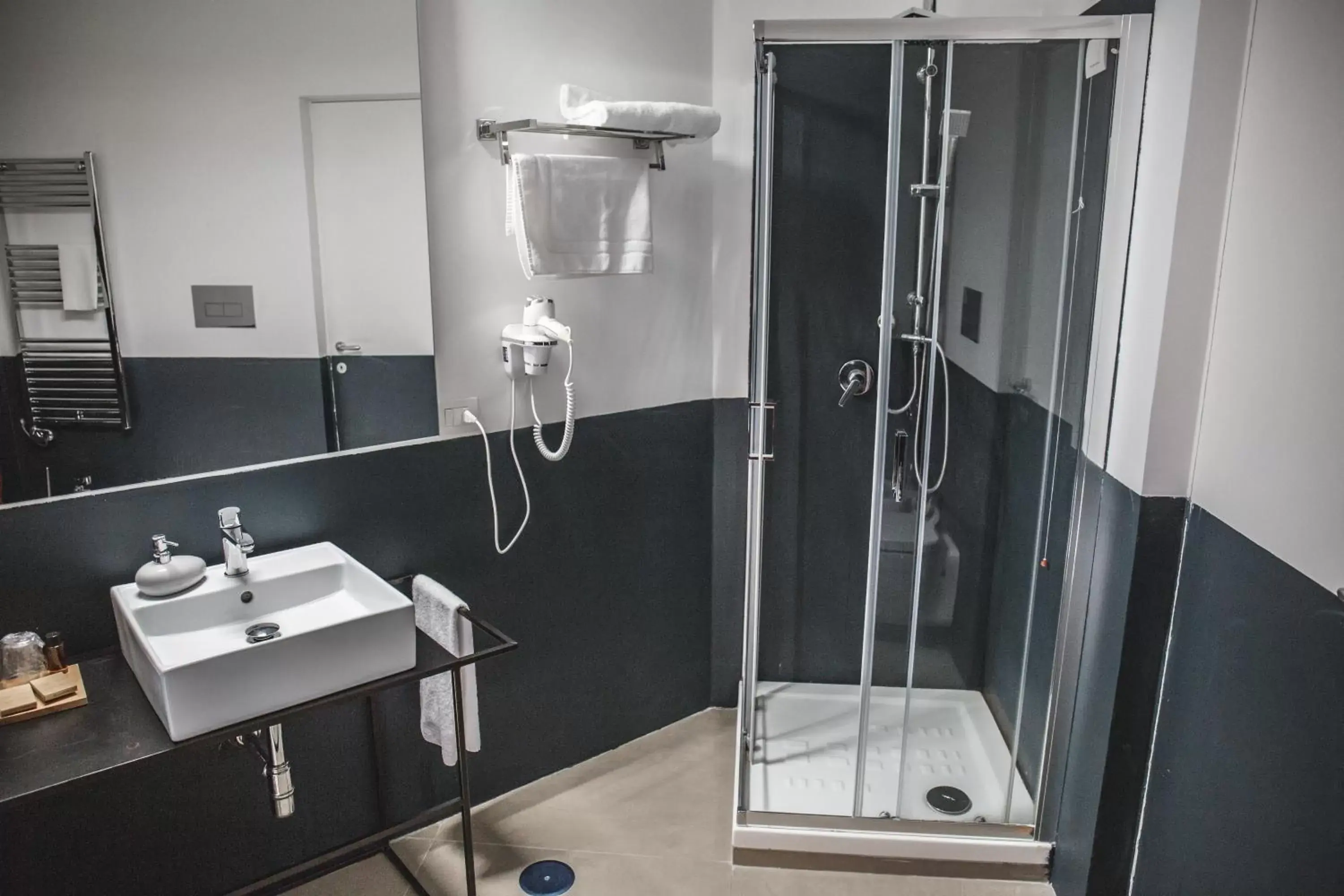 Shower, Bathroom in Relais Della Porta