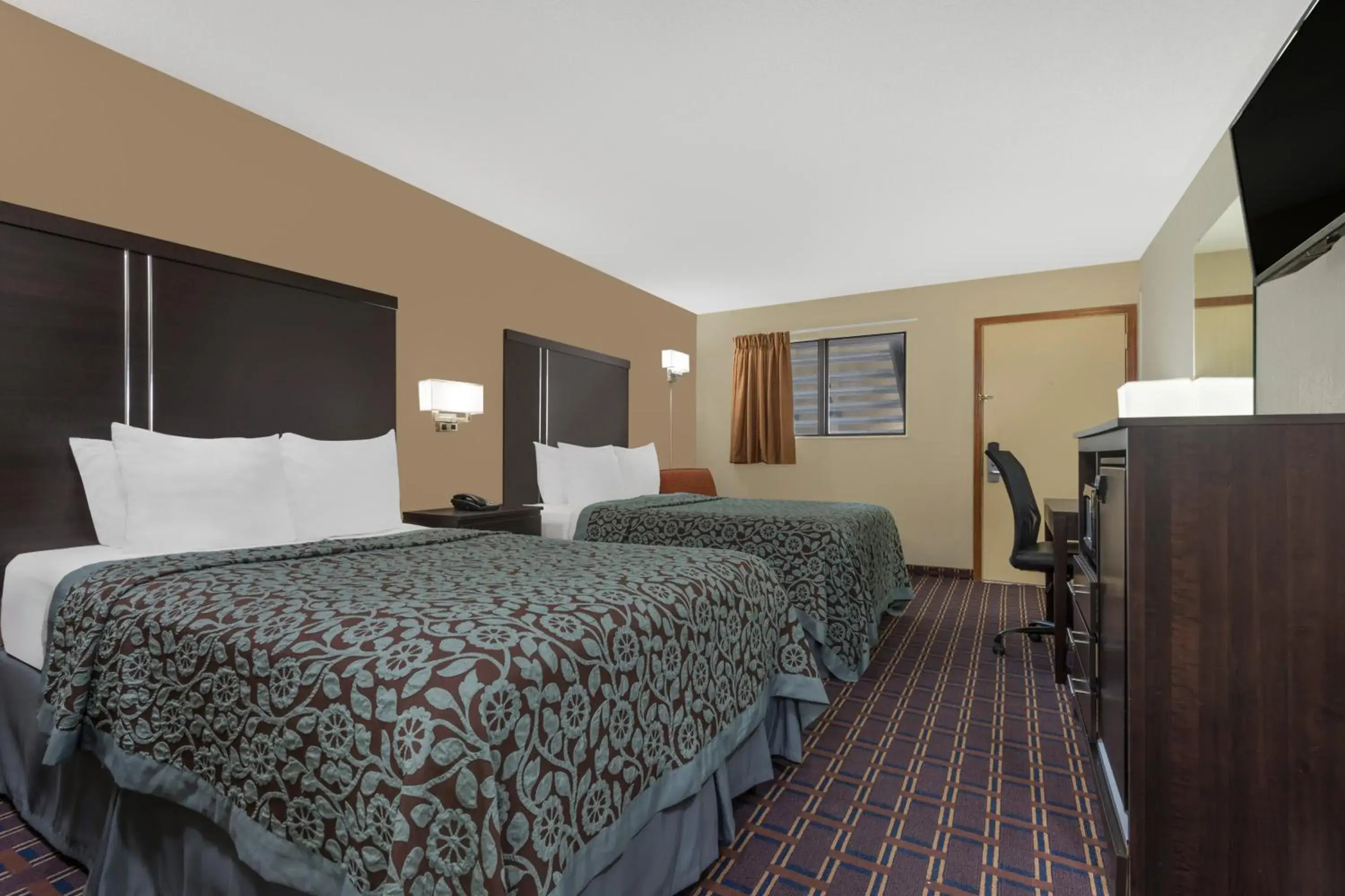 Double Room - single occupancy - Non-Smoking in Days Inn by Wyndham Maumee/Toledo Double Room - single occupancy - Non-Smoking in Days Inn by Wyndham Maumee/Toledo