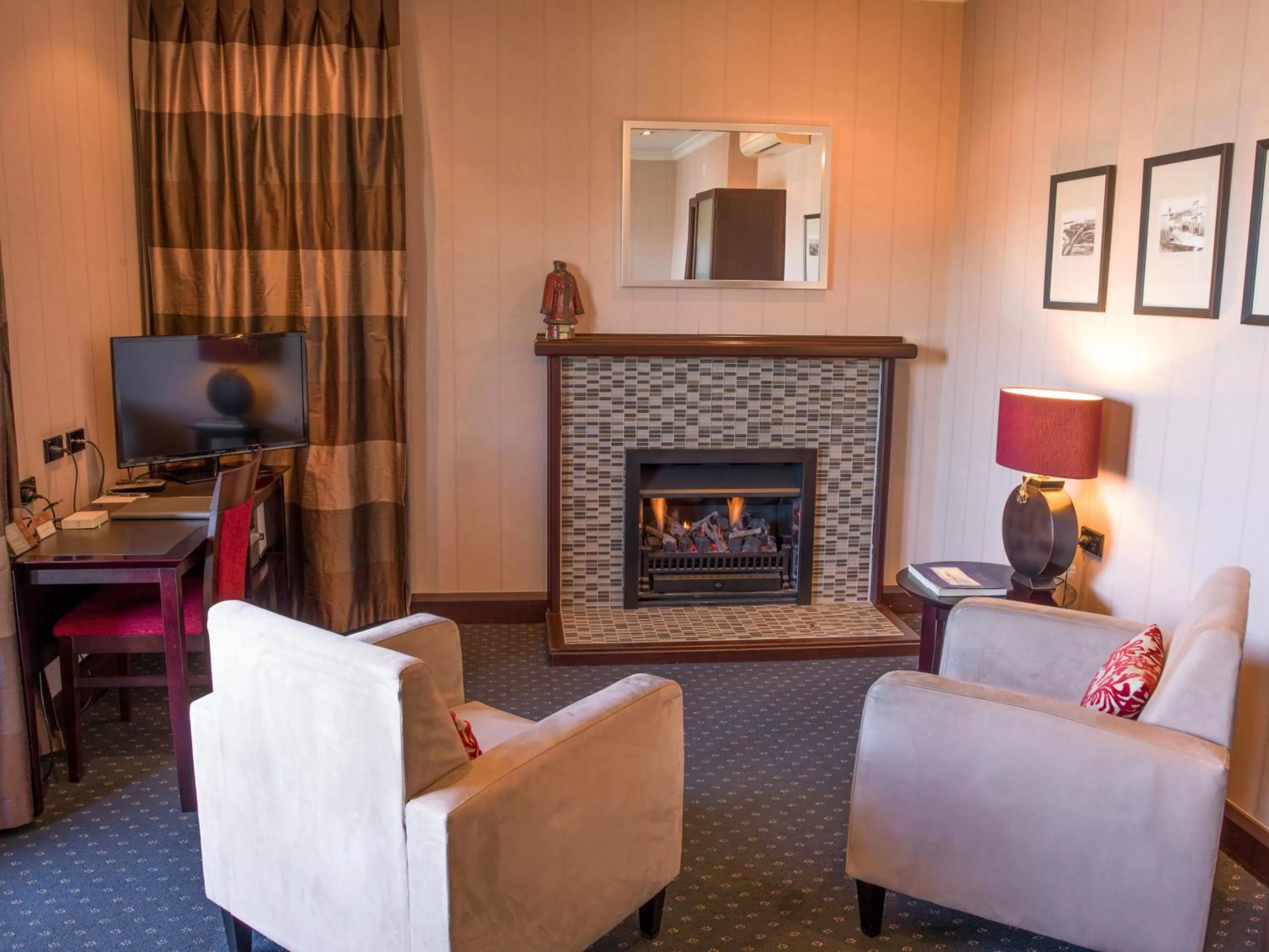 Living room in The Crown Hotel