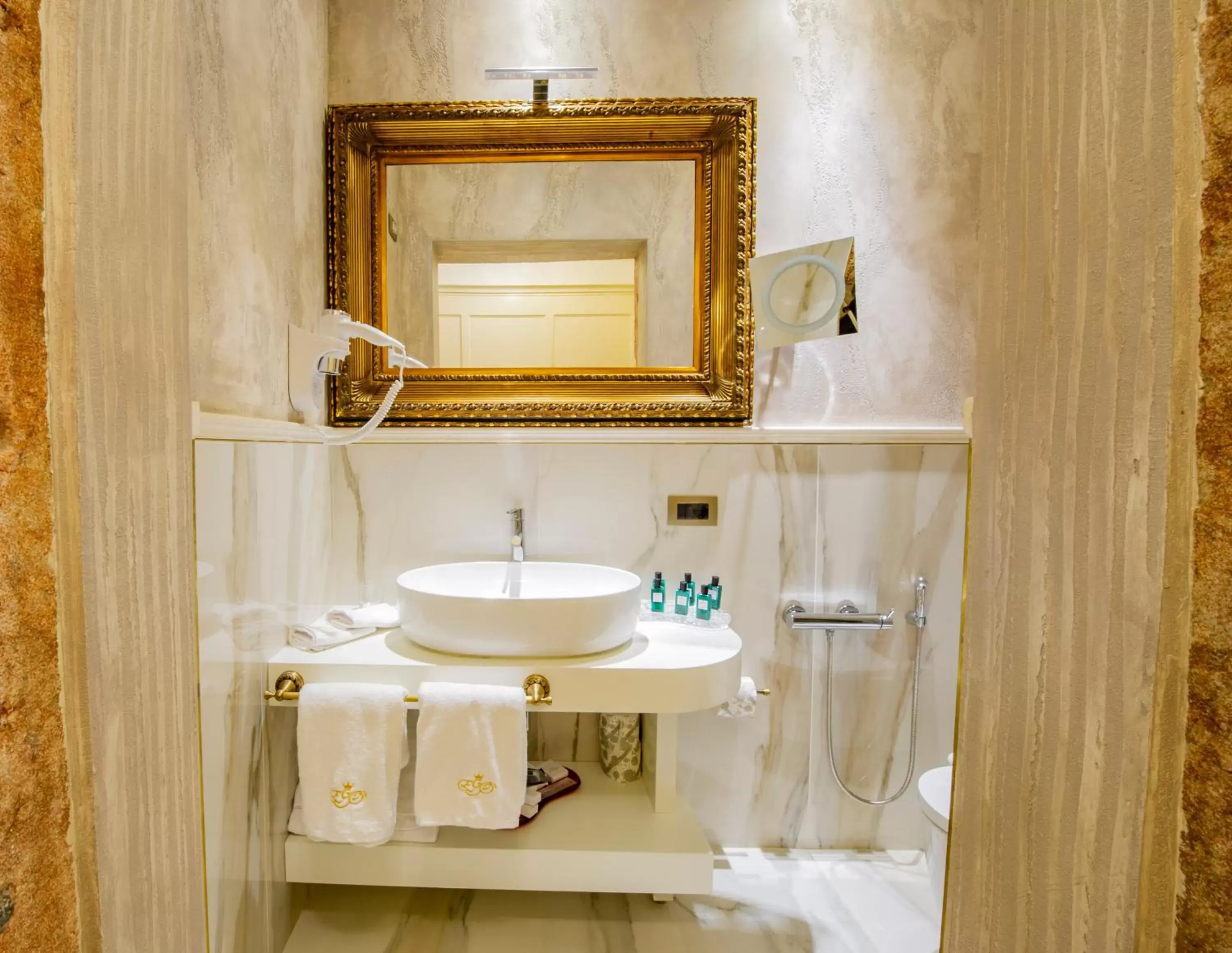 Bathroom in EGO' Boutique Hotel - The Silk Road