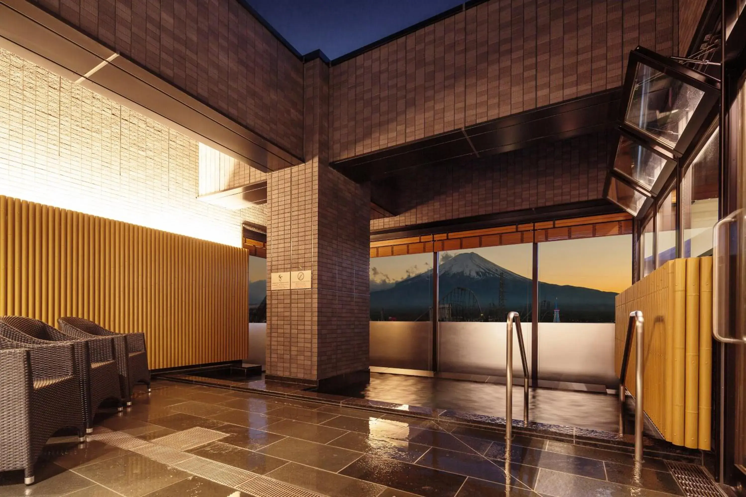 Open Air Bath in HOTEL MYSTAYS Fuji Onsen Resort