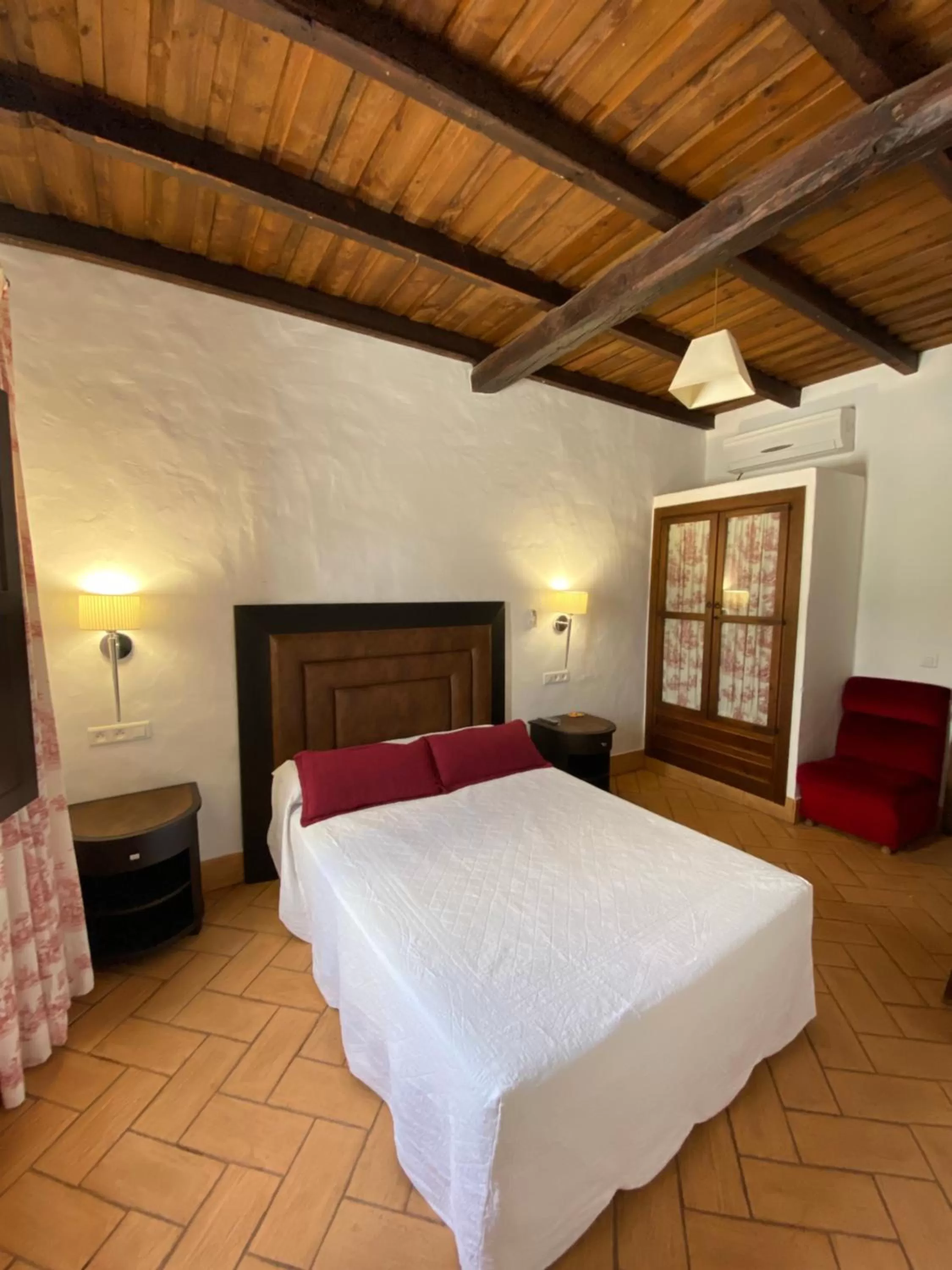 Bed in Apartamentos Turísticos - Hostal Los Alisos