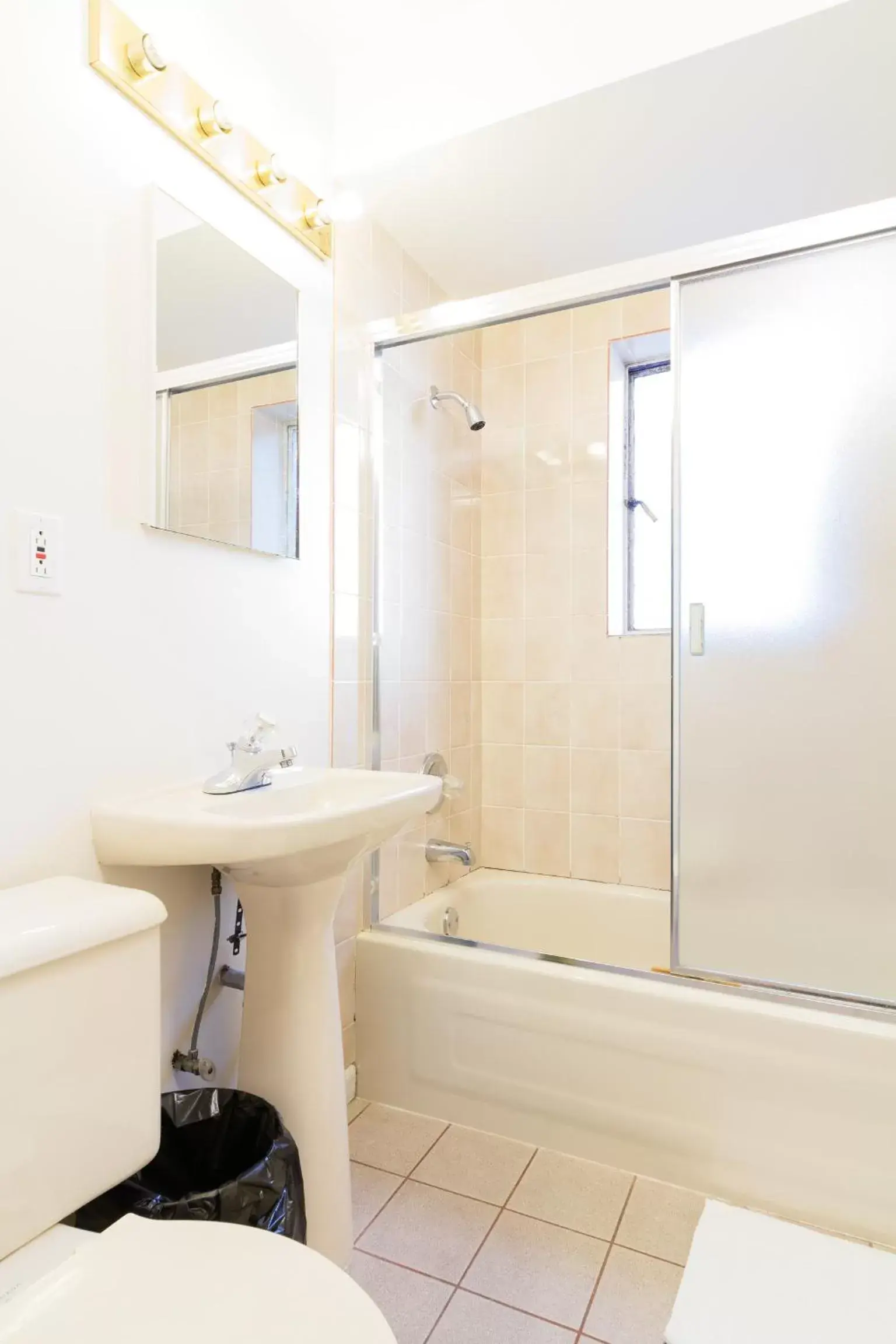 Bathroom in English Bay Hotel