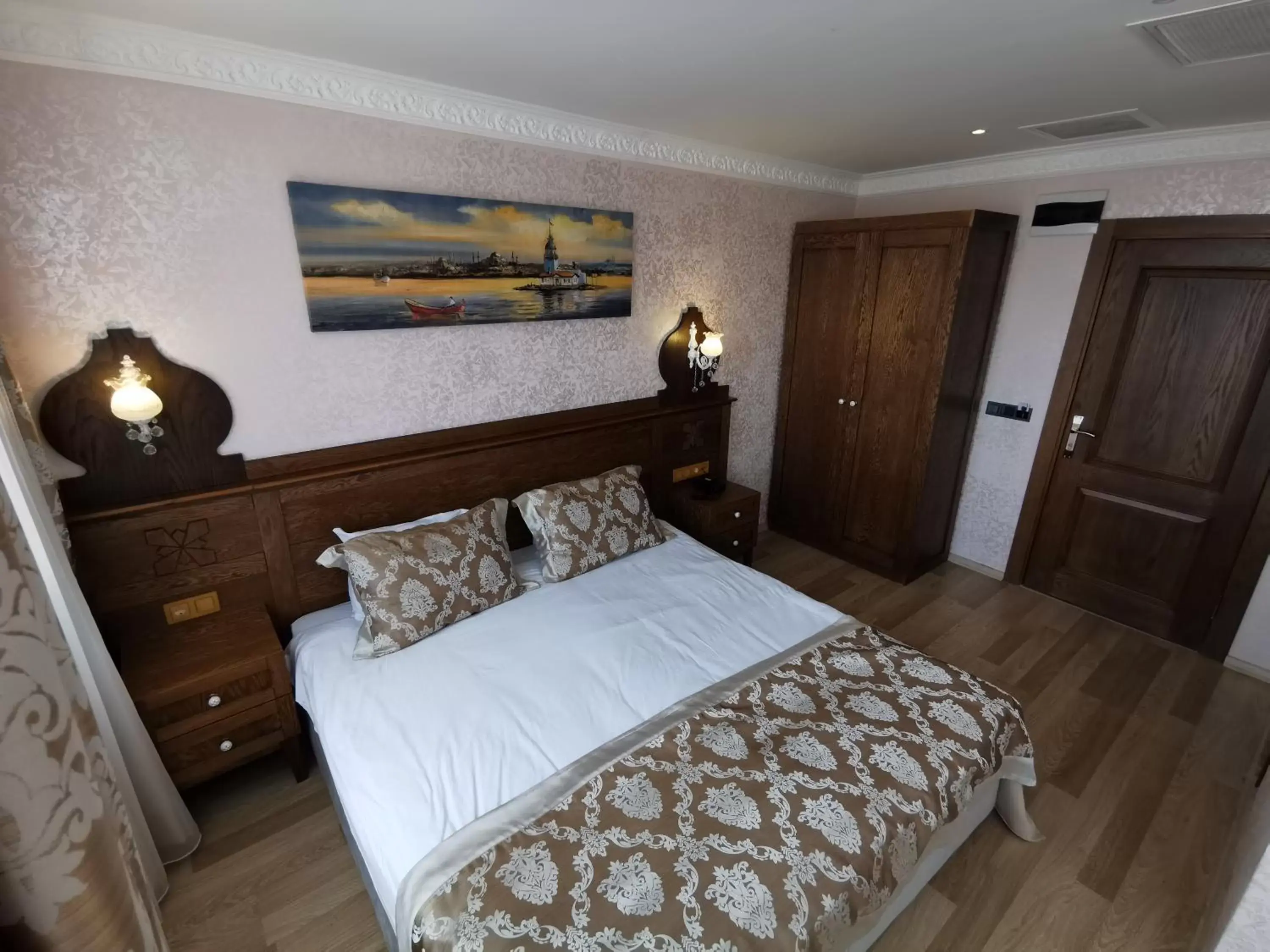 Massage, Bed in Perapolis Hotel