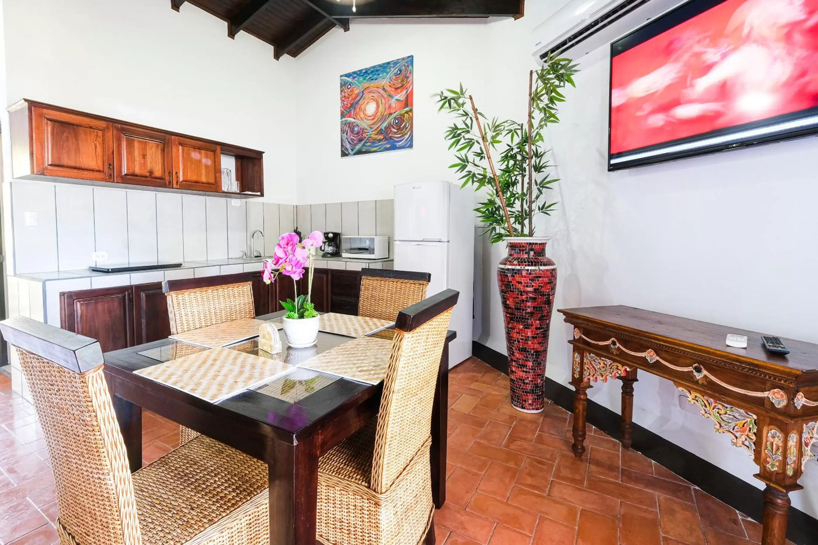 Kitchen or kitchenette, Dining Area in Hotel Terraza del Pacifico