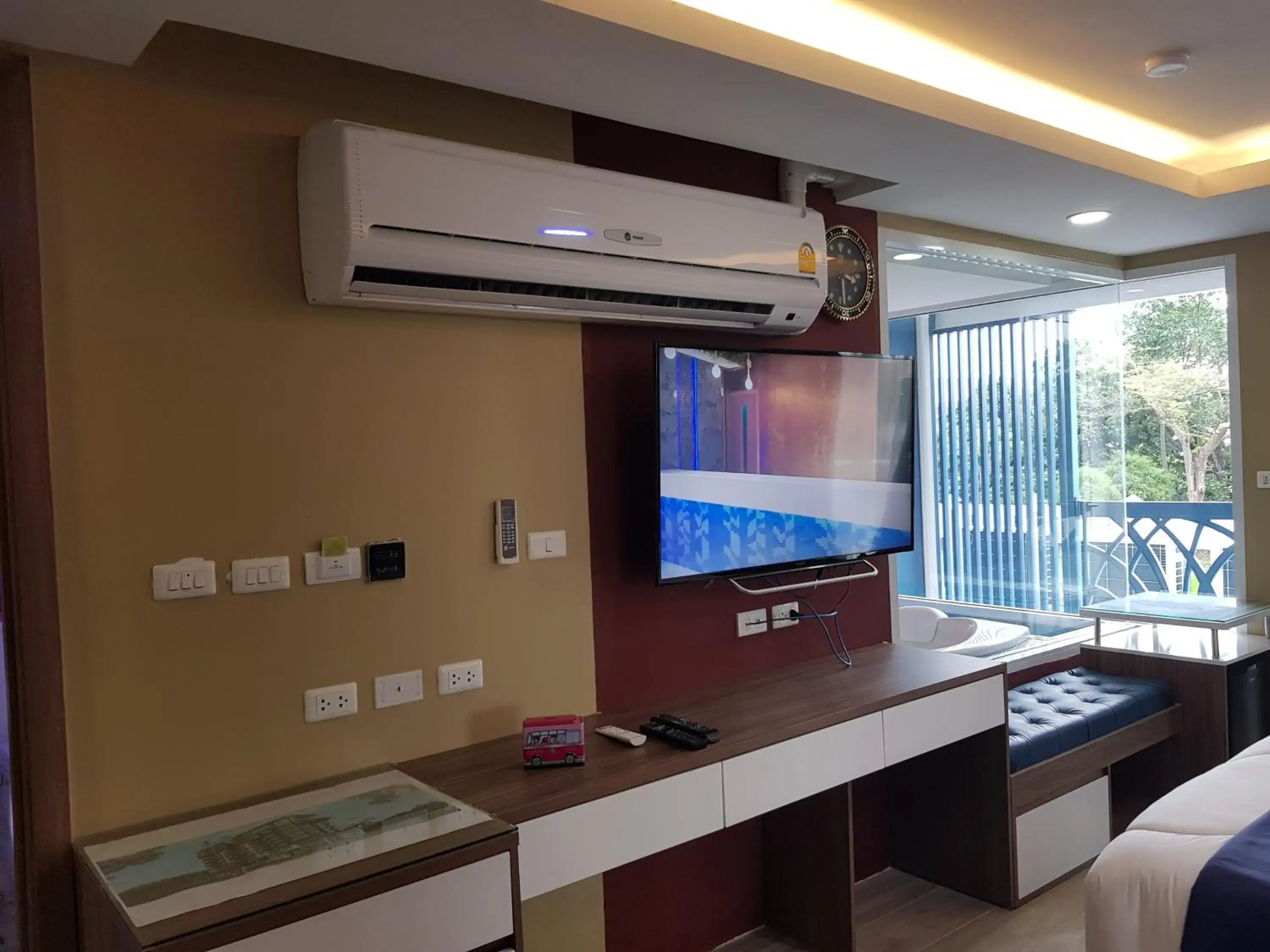 TV/Entertainment Center in BlueTel Re'sidencE Bangkok IMPACT- 1 Time Drop-Off Service to IMPACT