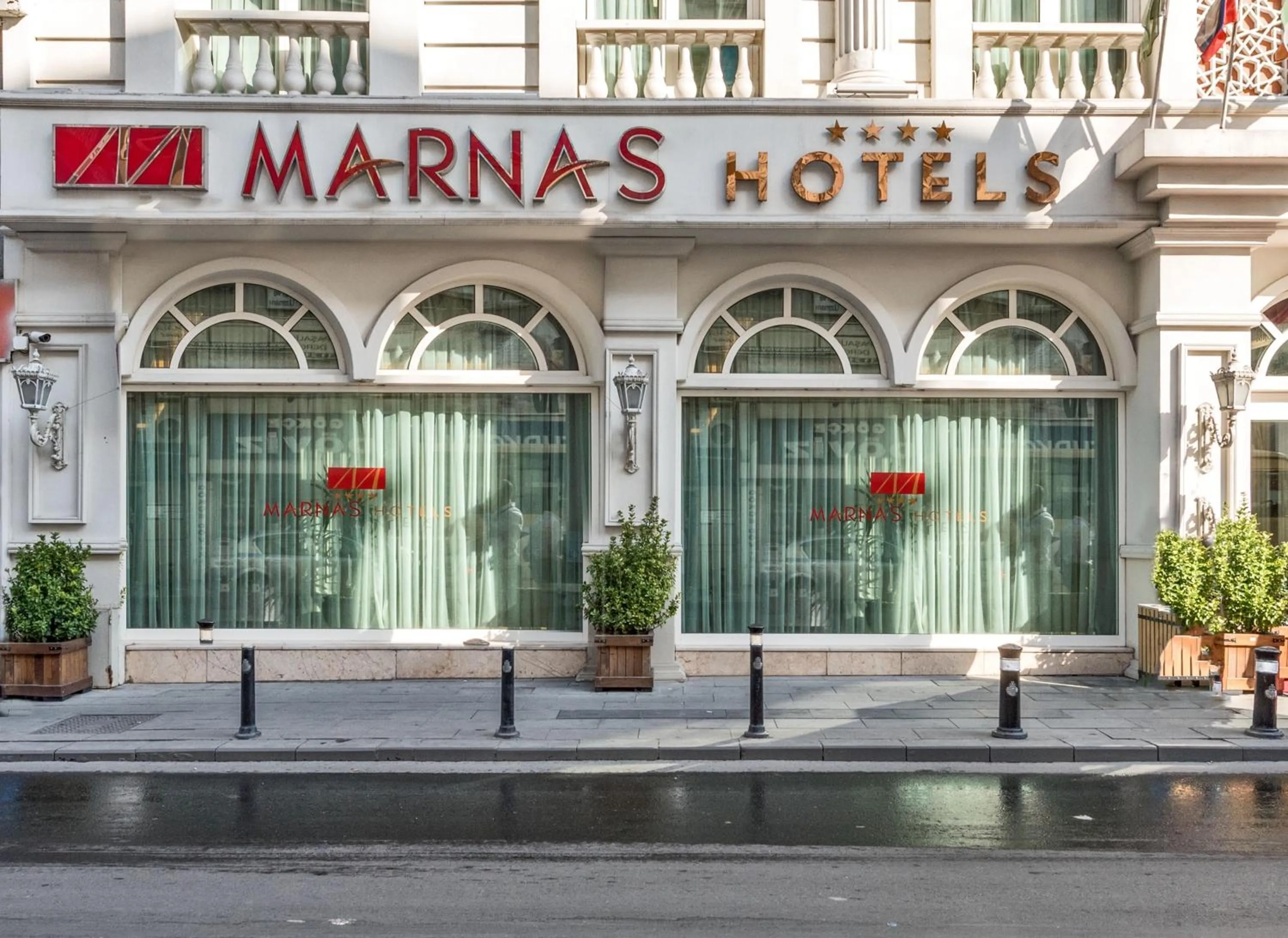 Property building in Marnas Hotels