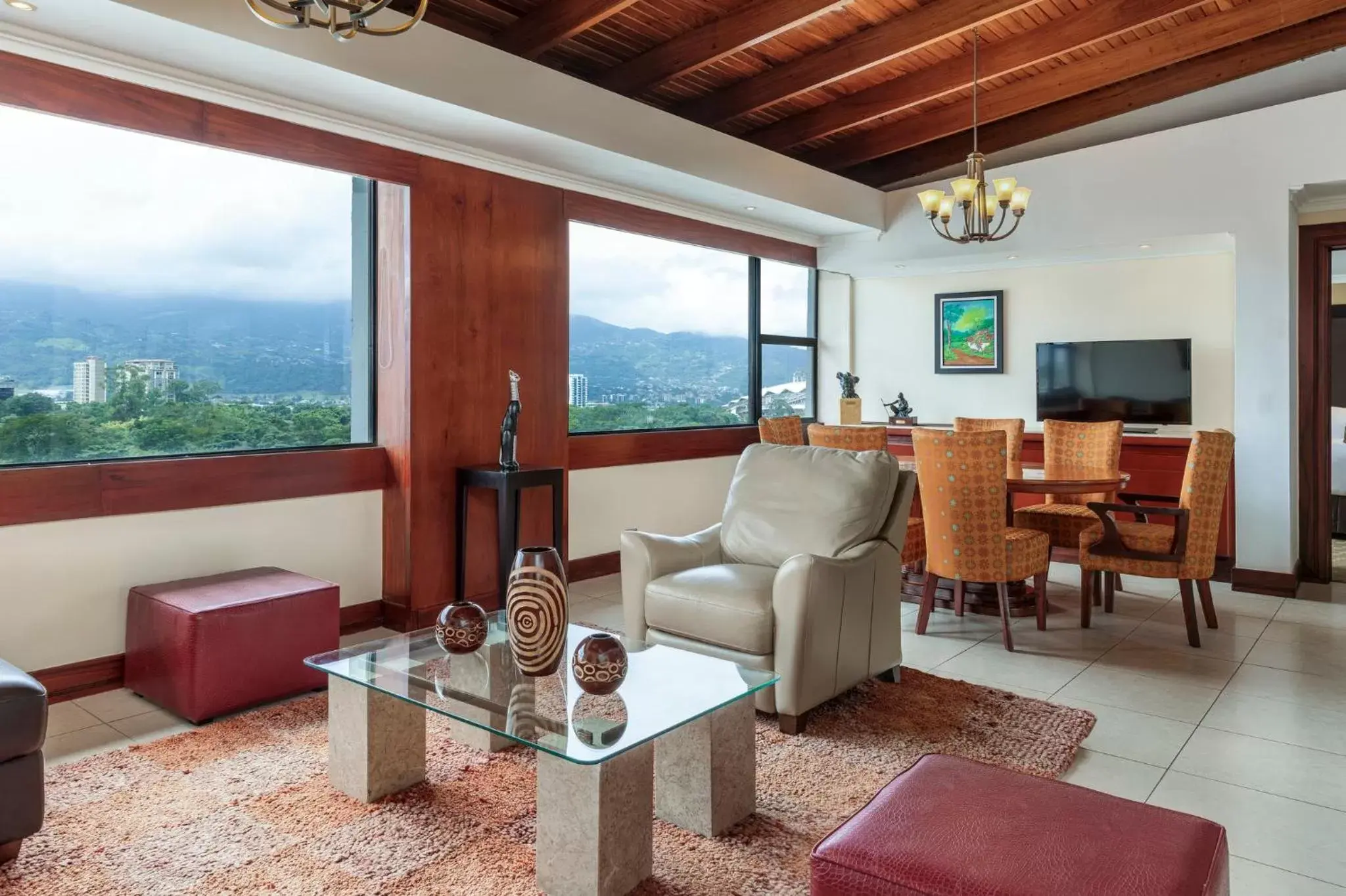 Bedroom, Seating Area in Crowne Plaza San Jose La Sabana, an IHG Hotel