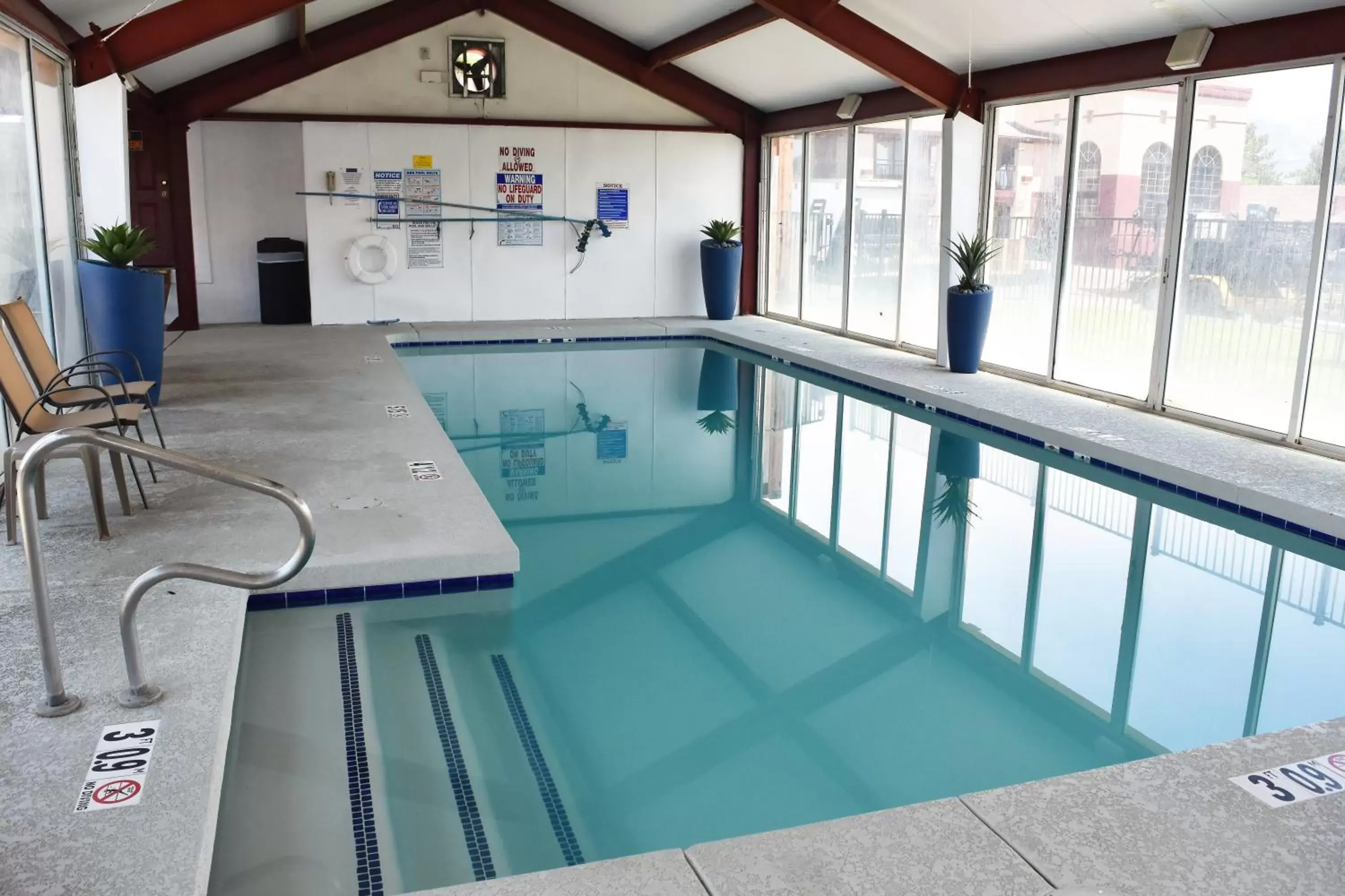 Swimming Pool in Super 8 by Wyndham NAU/Downtown Conference Center