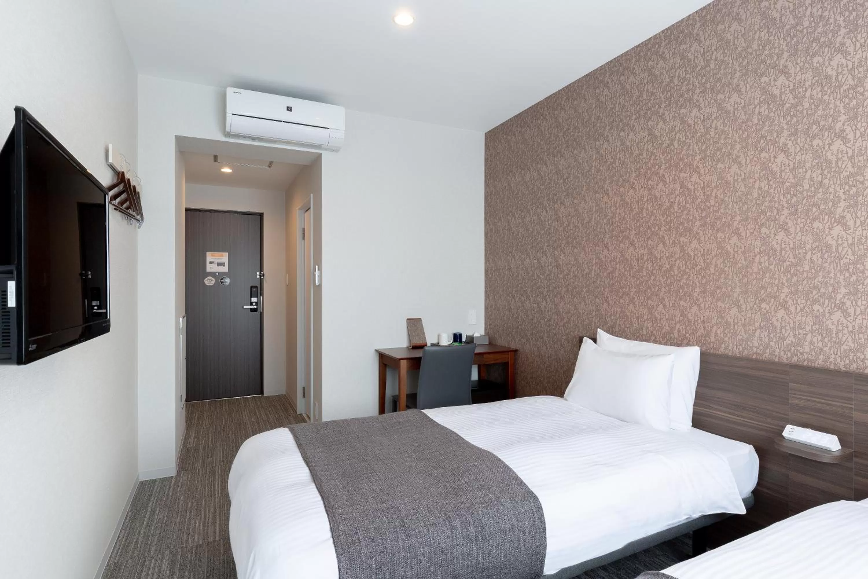 Bedroom, Bed in M's Hotel Gojo Naginatagiri