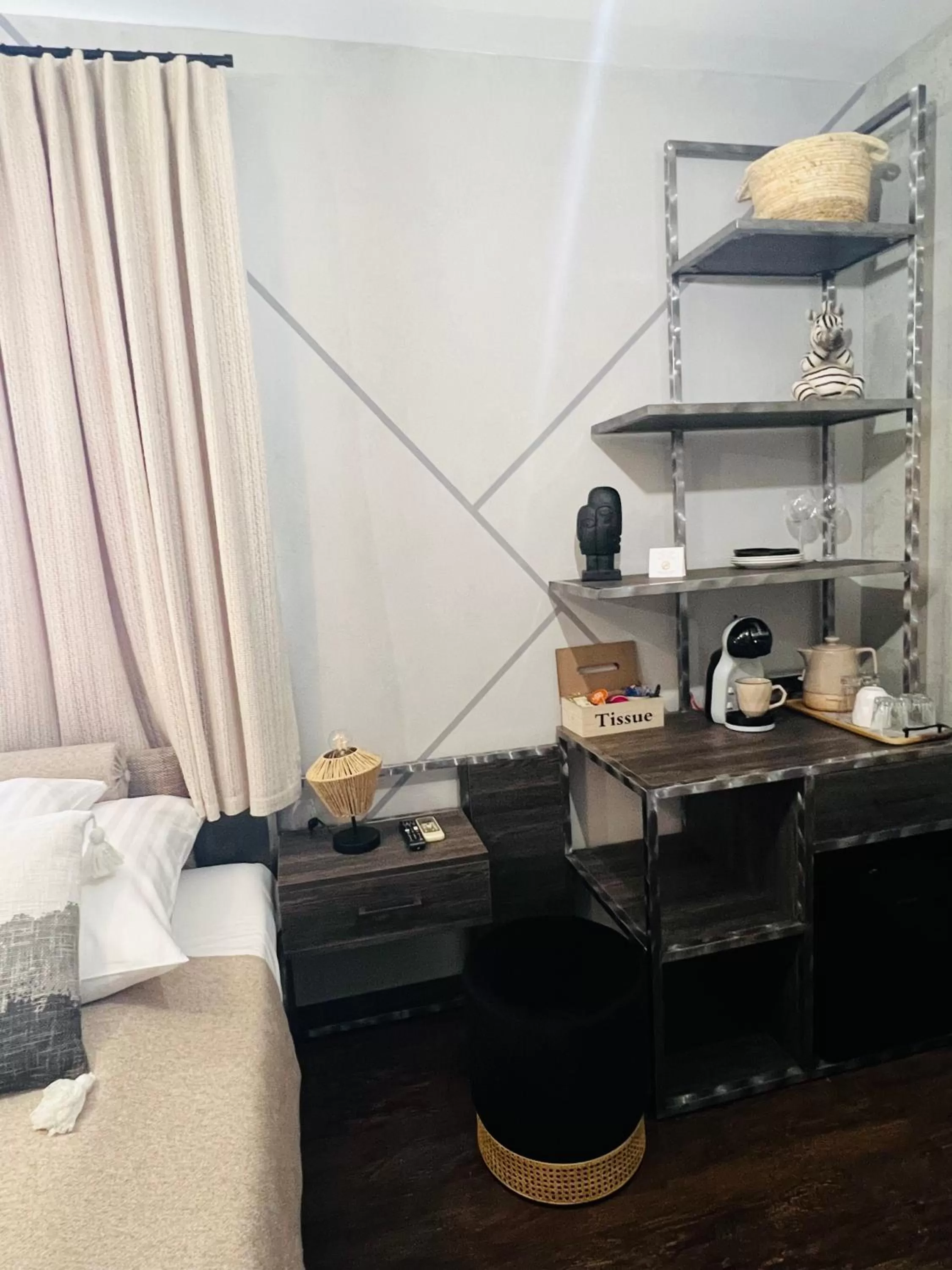 Coffee/tea facilities, Bed in Global Home - Aparthotel - No Contact Check In