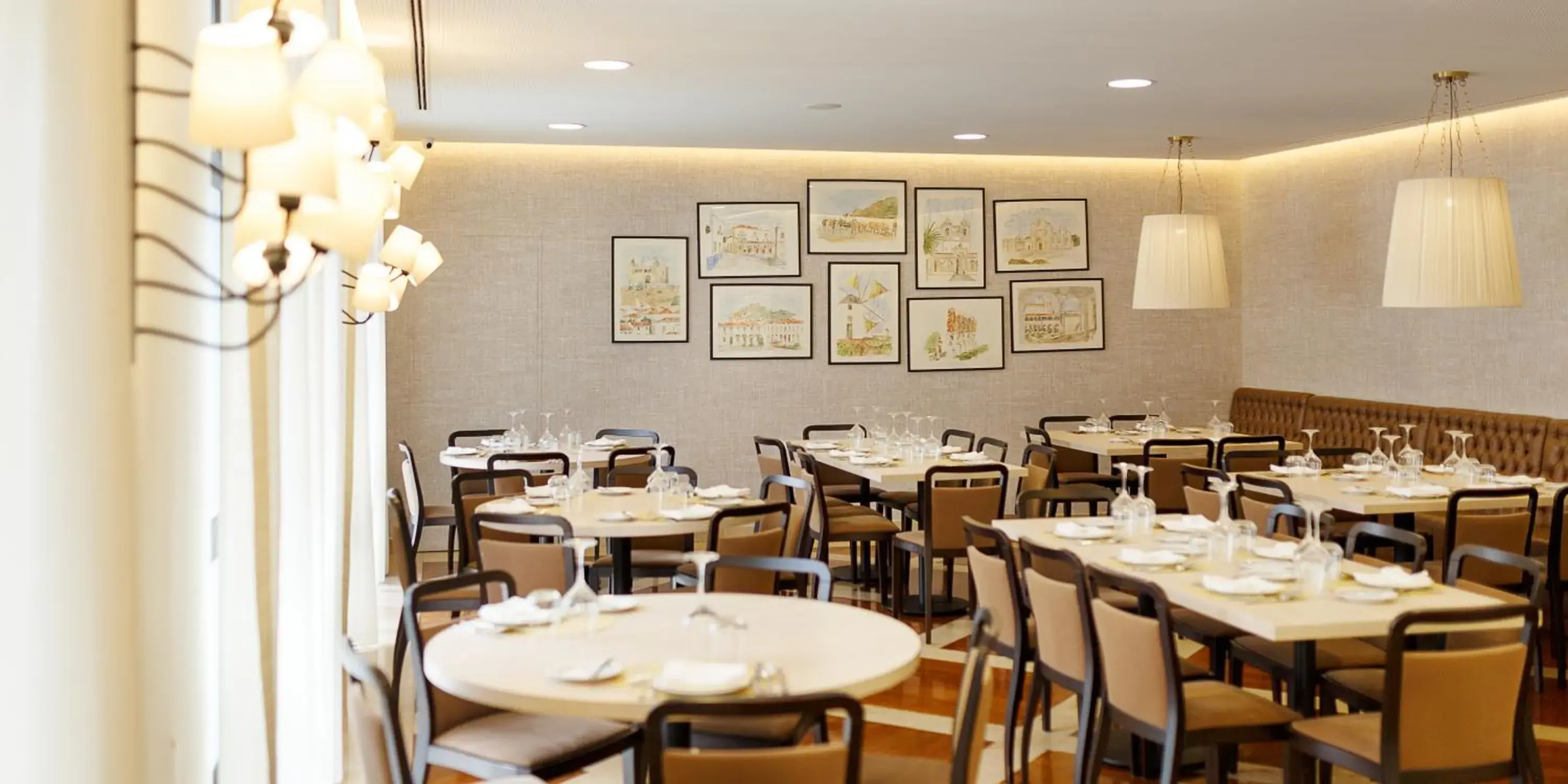 Restaurant/places to eat in Hotel Cinquentenario & Conference Center Restaurant/places to eat in Hotel Cinquentenario & Conference Center