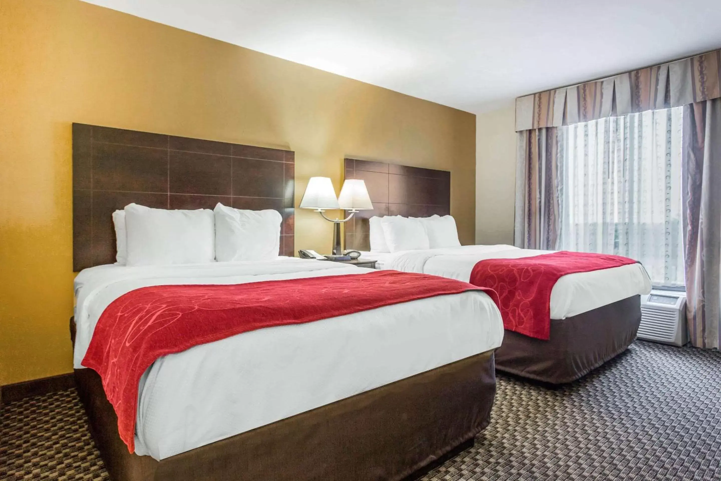 Photo of the whole room, Bed in Comfort Suites Clinton near Presbyterian College Photo of the whole room, Bed in Comfort Suites Clinton near Presbyterian College