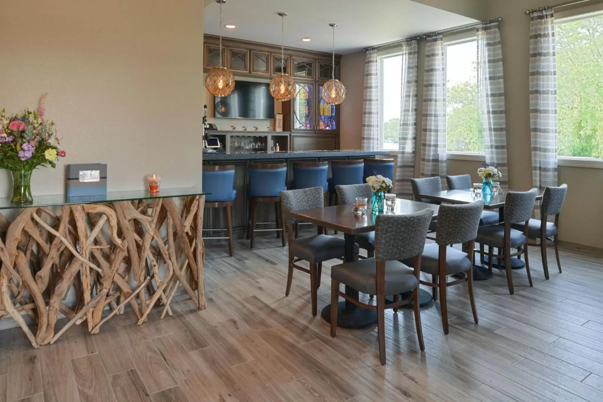 Lounge or bar in Anchored Inn at Hidden Harbor Lounge or bar in Anchored Inn at Hidden Harbor