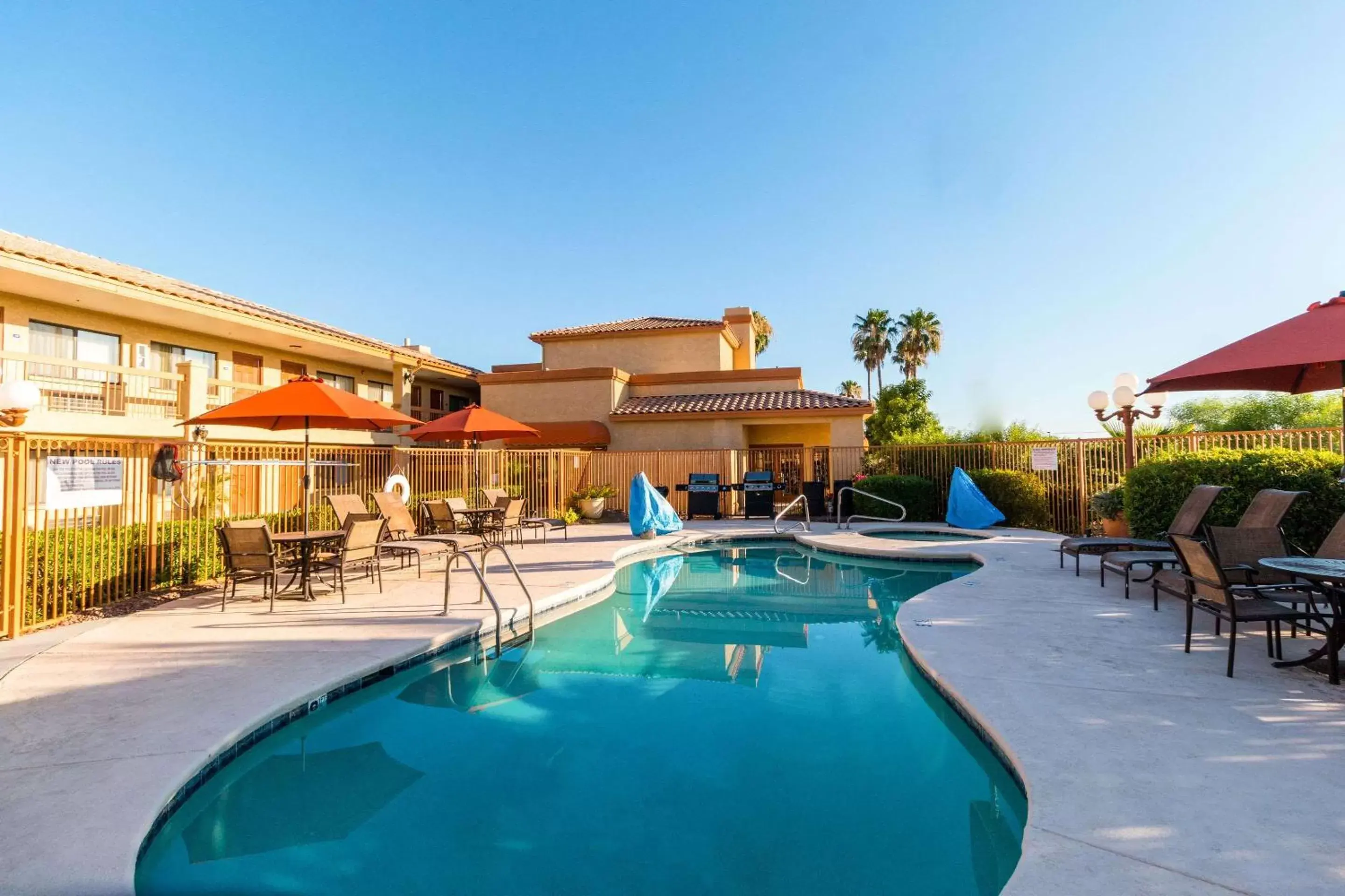 Swimming Pool in Quality Inn Casa Grande I-10