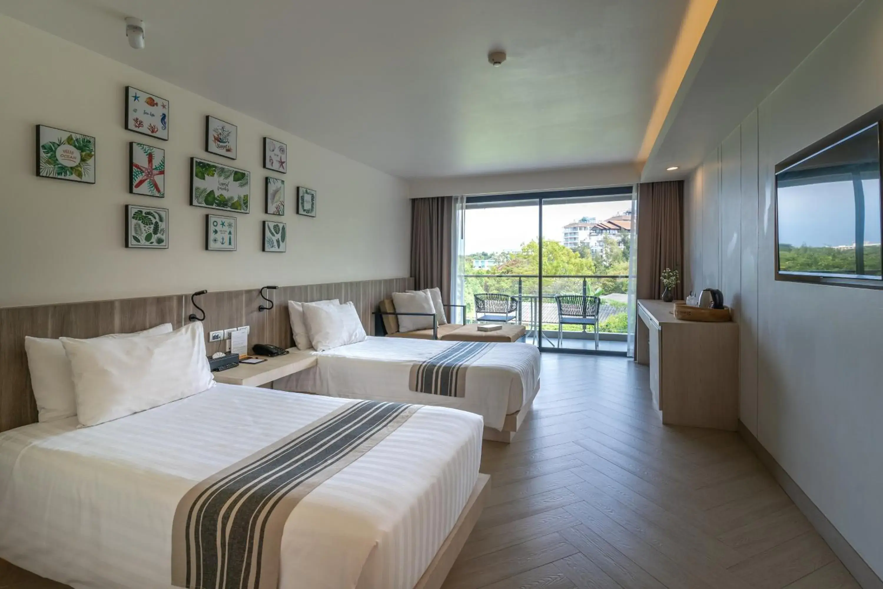 Deluxe Twin Room in Golden Tulip Pattaya Beach Resort