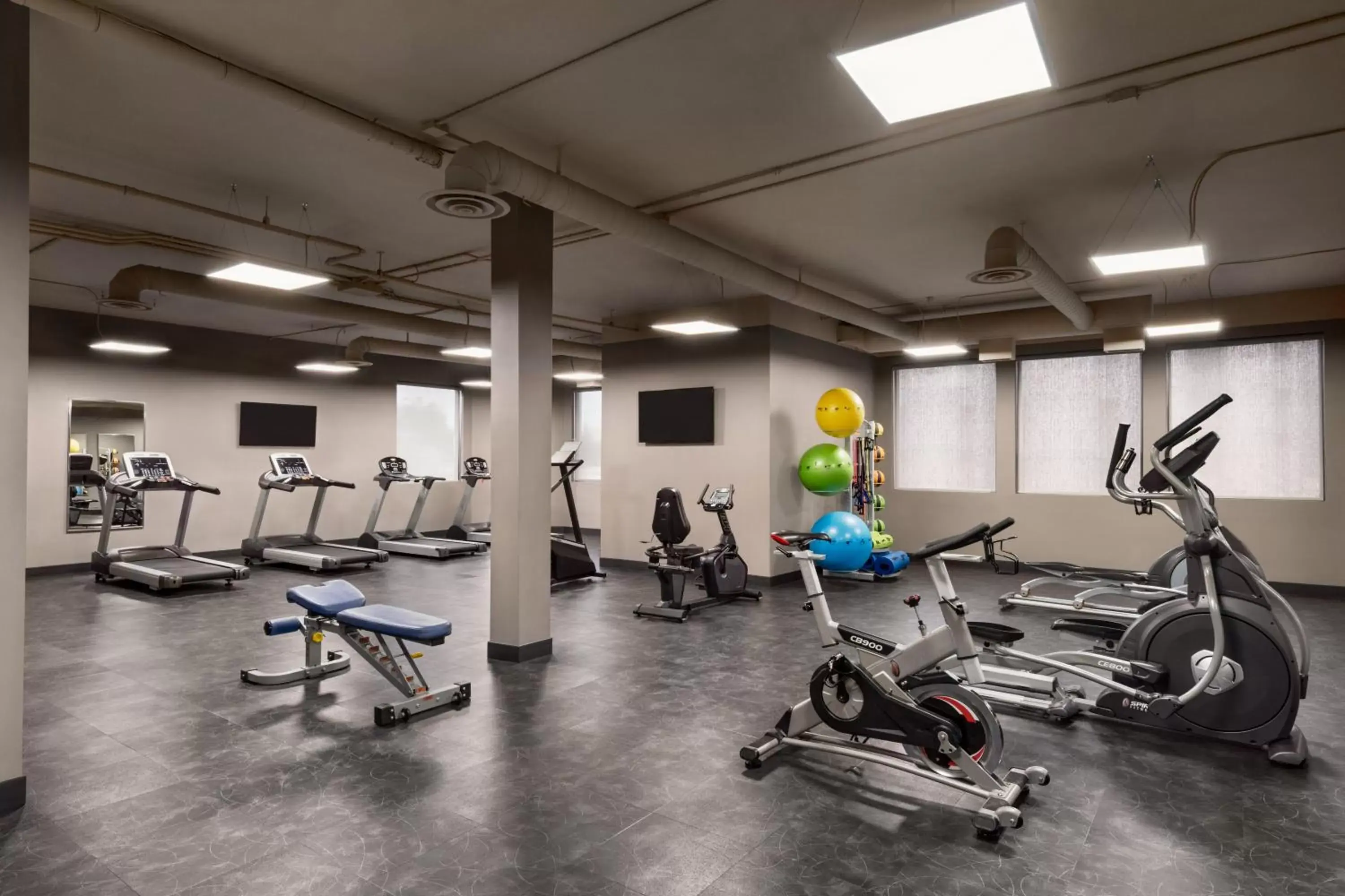 Fitness centre/facilities in Royal Hotel West Edmonton, Trademark Collection by Wyndham Fitness centre/facilities in Royal Hotel West Edmonton, Trademark Collection by Wyndham