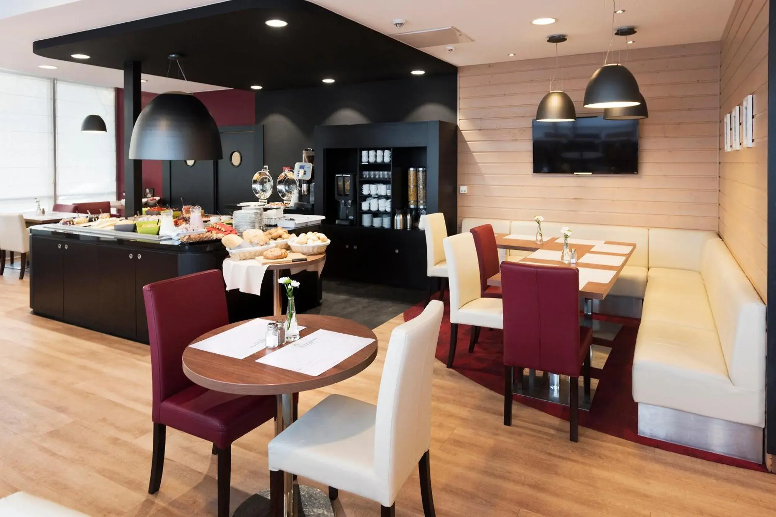 Restaurant/Places to Eat in Campanile Hotel Wroclaw