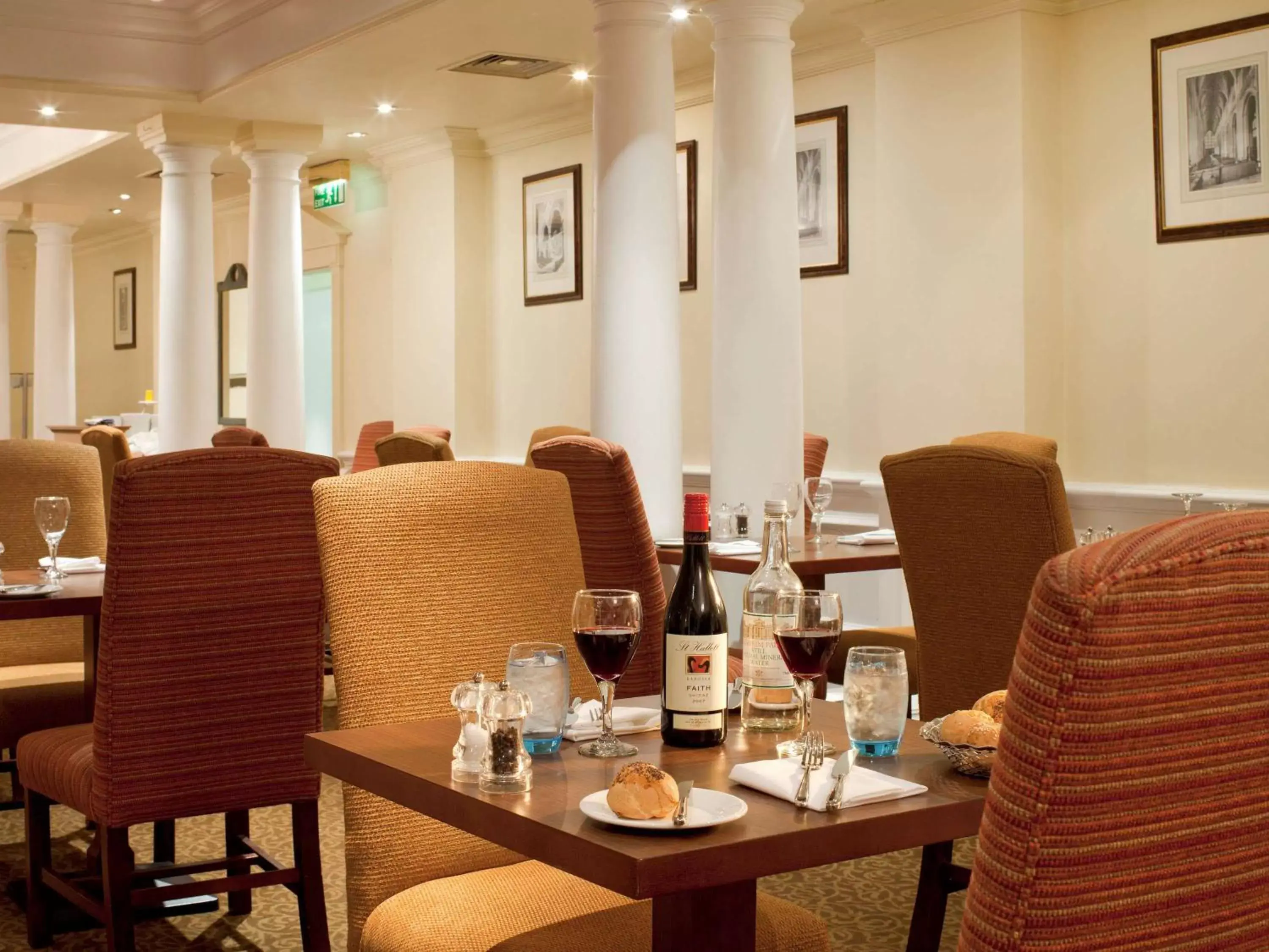 Restaurant/Places to Eat in Mercure Winchester Wessex Hotel