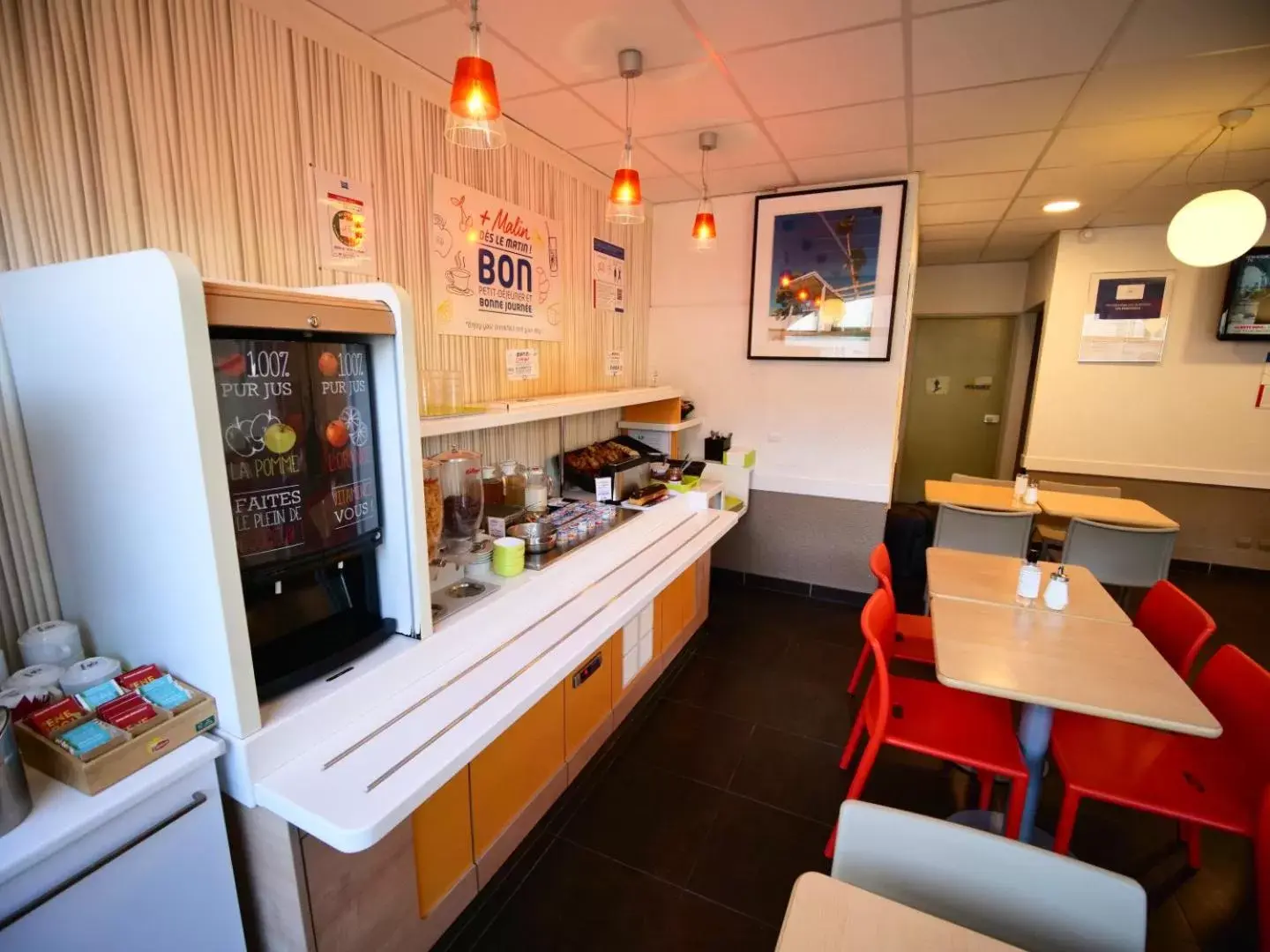 Breakfast, Restaurant/Places to Eat in ibis budget Blois Centre