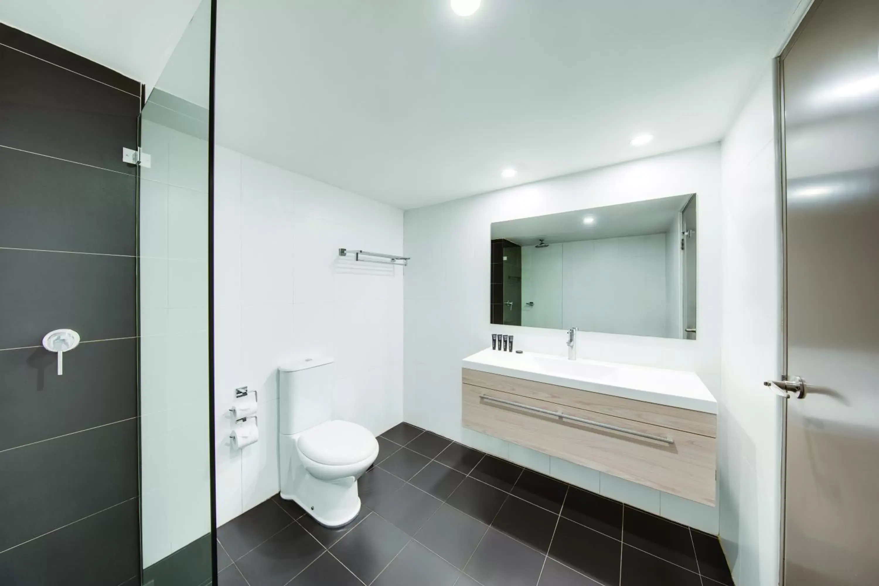 Bathroom in Central Studio Hotel Sydney