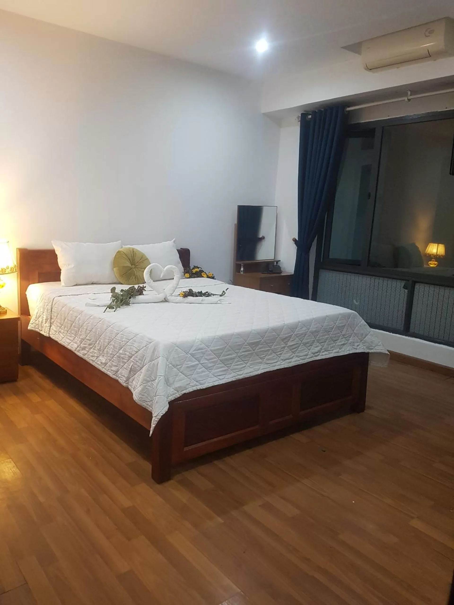 Bedroom, Bed in Hanoi View Legend Hotel