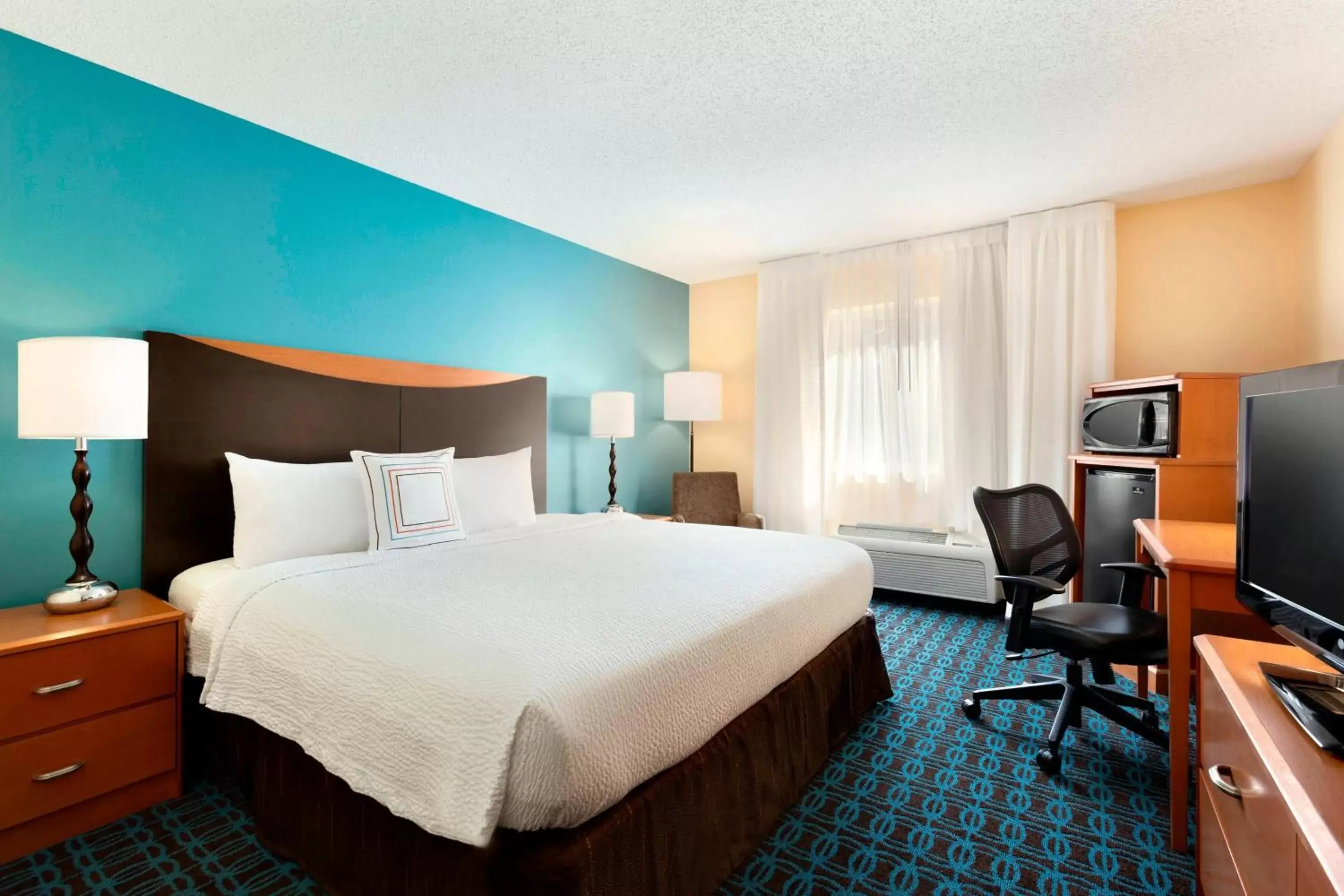 Photo of the whole room, Bed in Fairfield Inn & Suites Midland