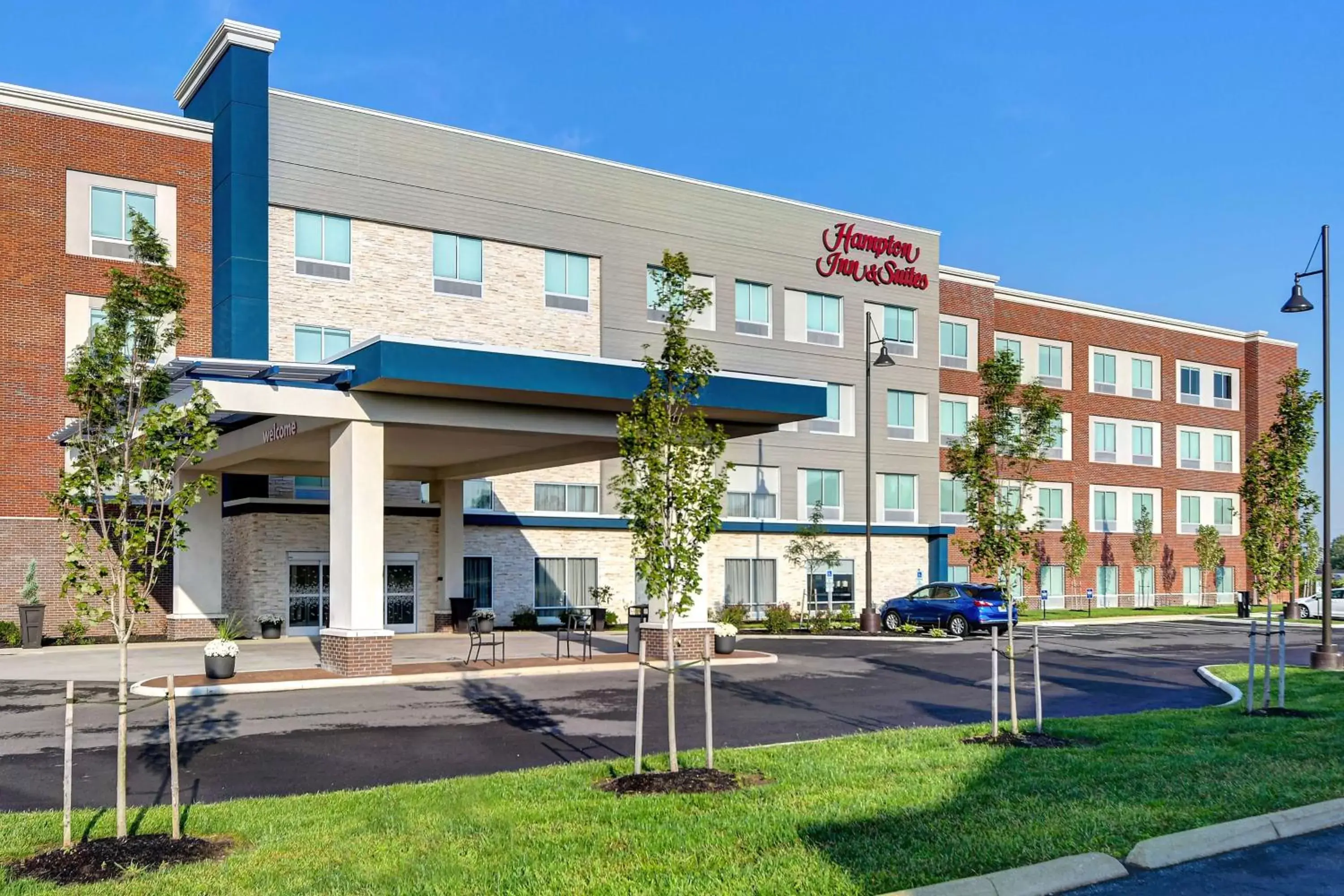 Property Building in Hampton Inn & Suites Canal Winchester Columbus