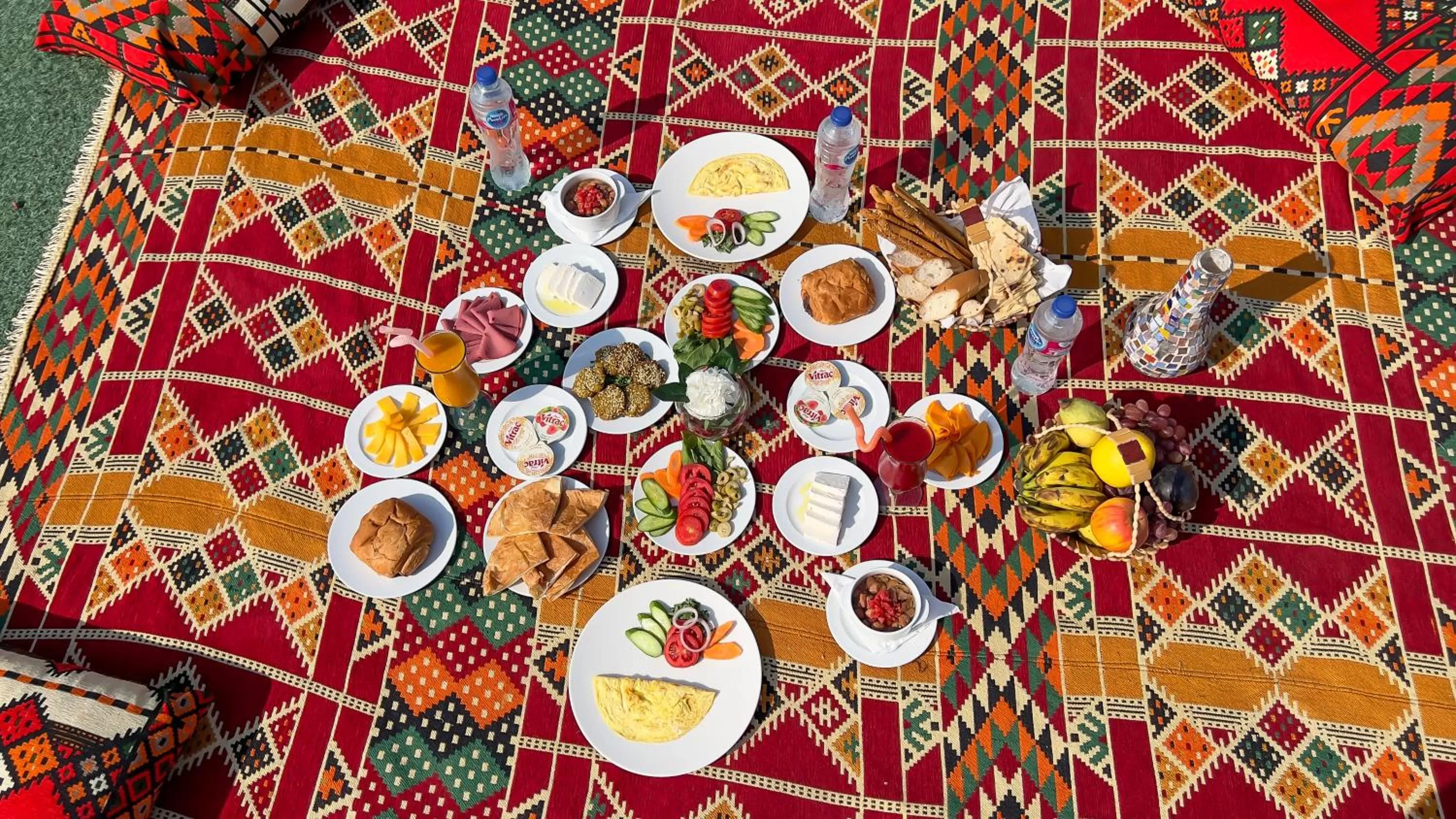 Food and drinks in King Cheops Inn - Pyramid View