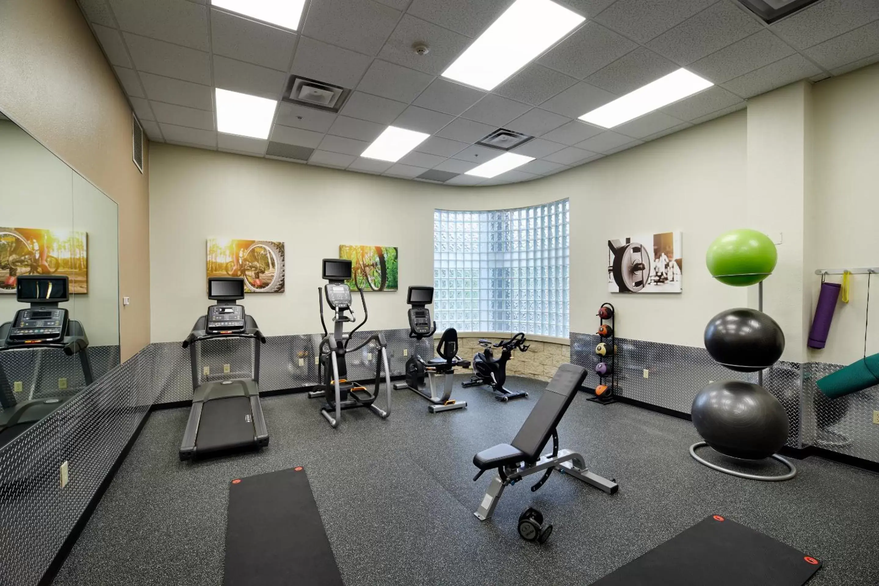 Fitness centre/facilities, Fitness Center/Facilities in Wingate by Wyndham St. Clairsville/Wheeling