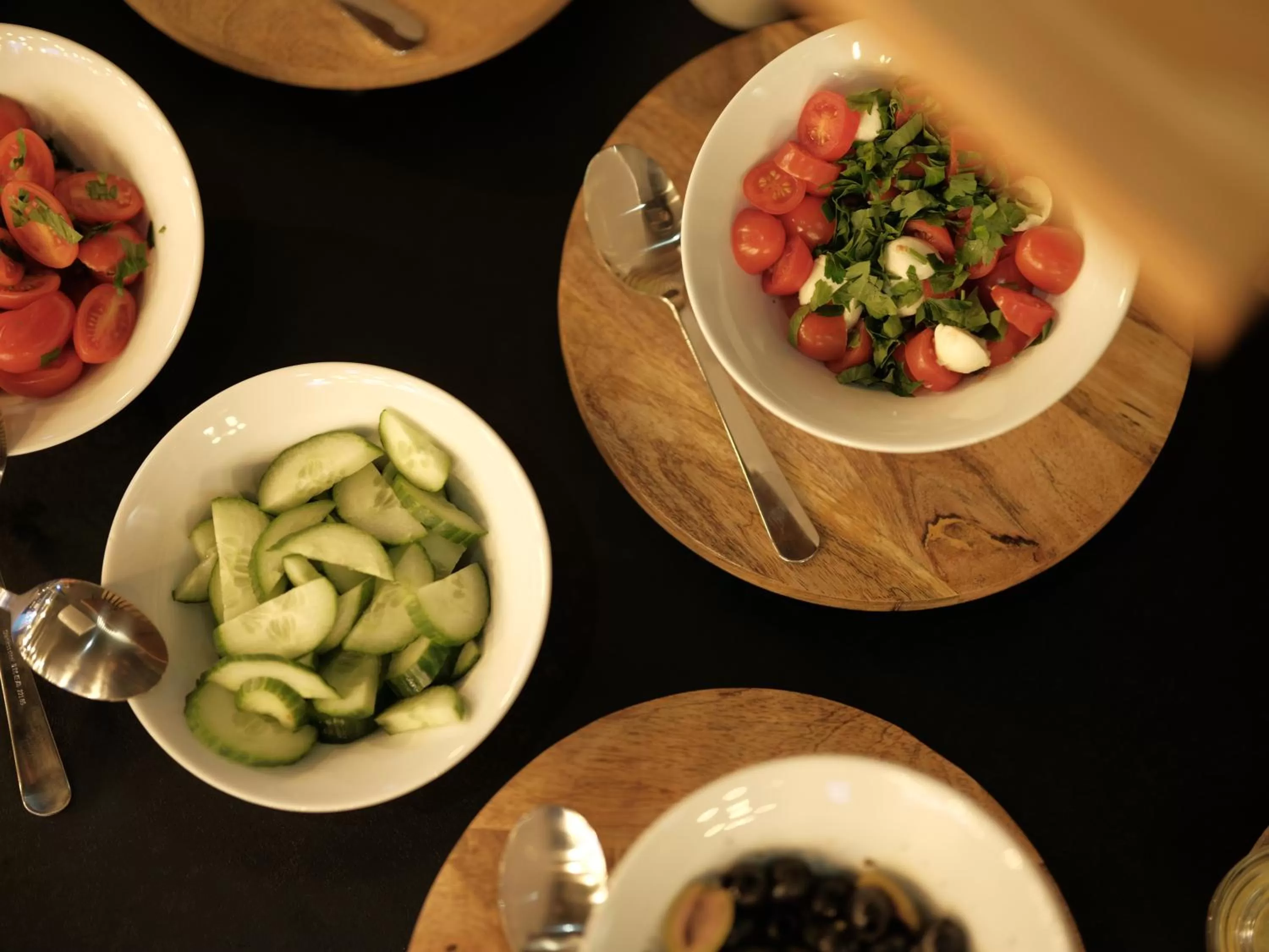 Food and drinks in THE ROOMS - Hotel & House