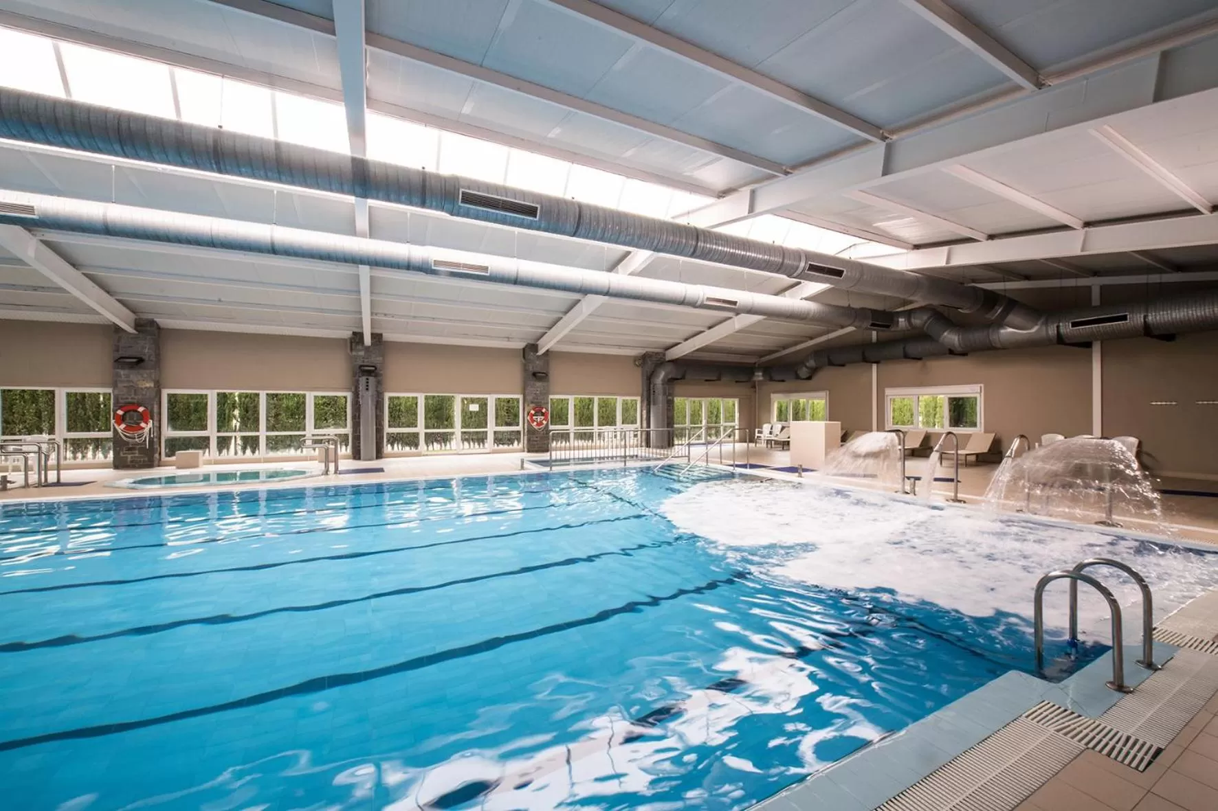 Swimming pool in Hotel Villa Virginia