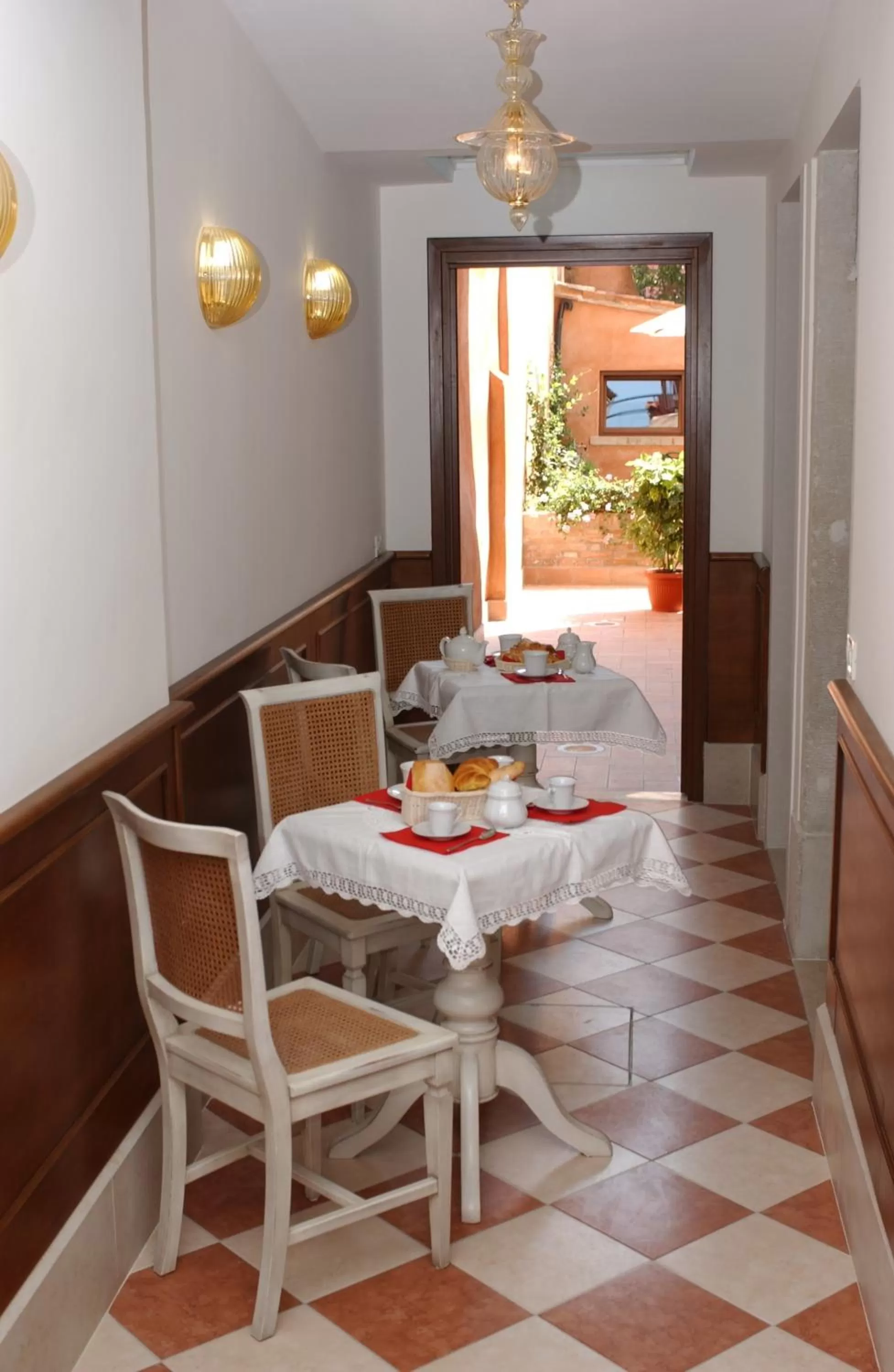 Internal: Not applicable to any particular room in Casa Mimma