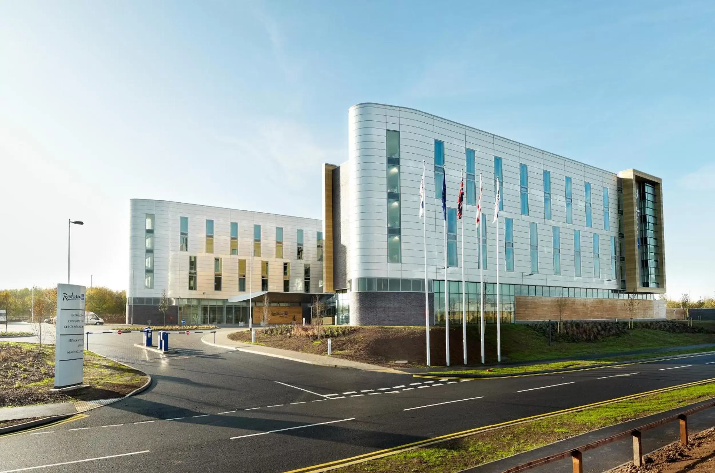 Facade/entrance, Property Building in Radisson Blu Hotel East Midlands Airport