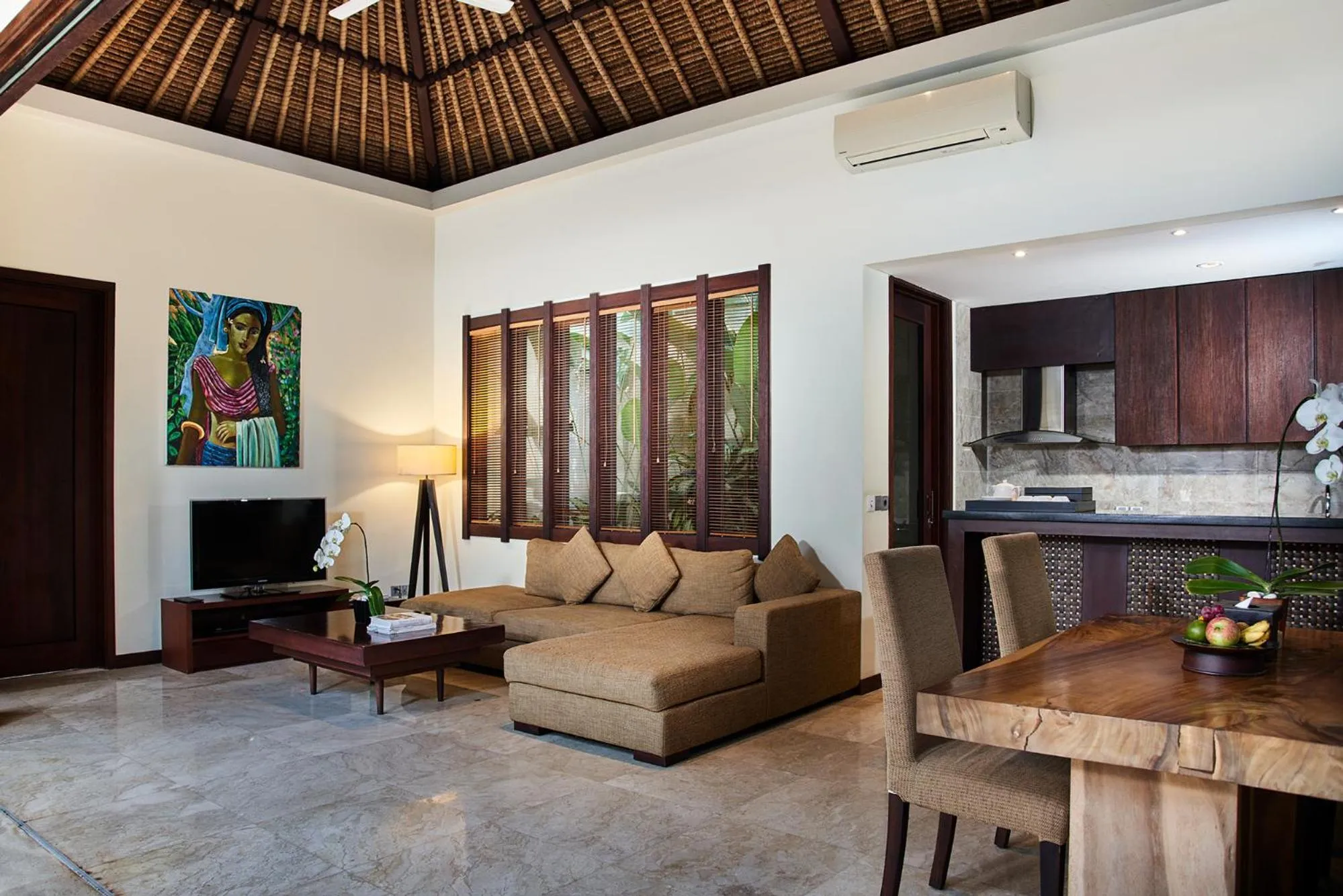 Dining area in Mahagiri Villas Sanur