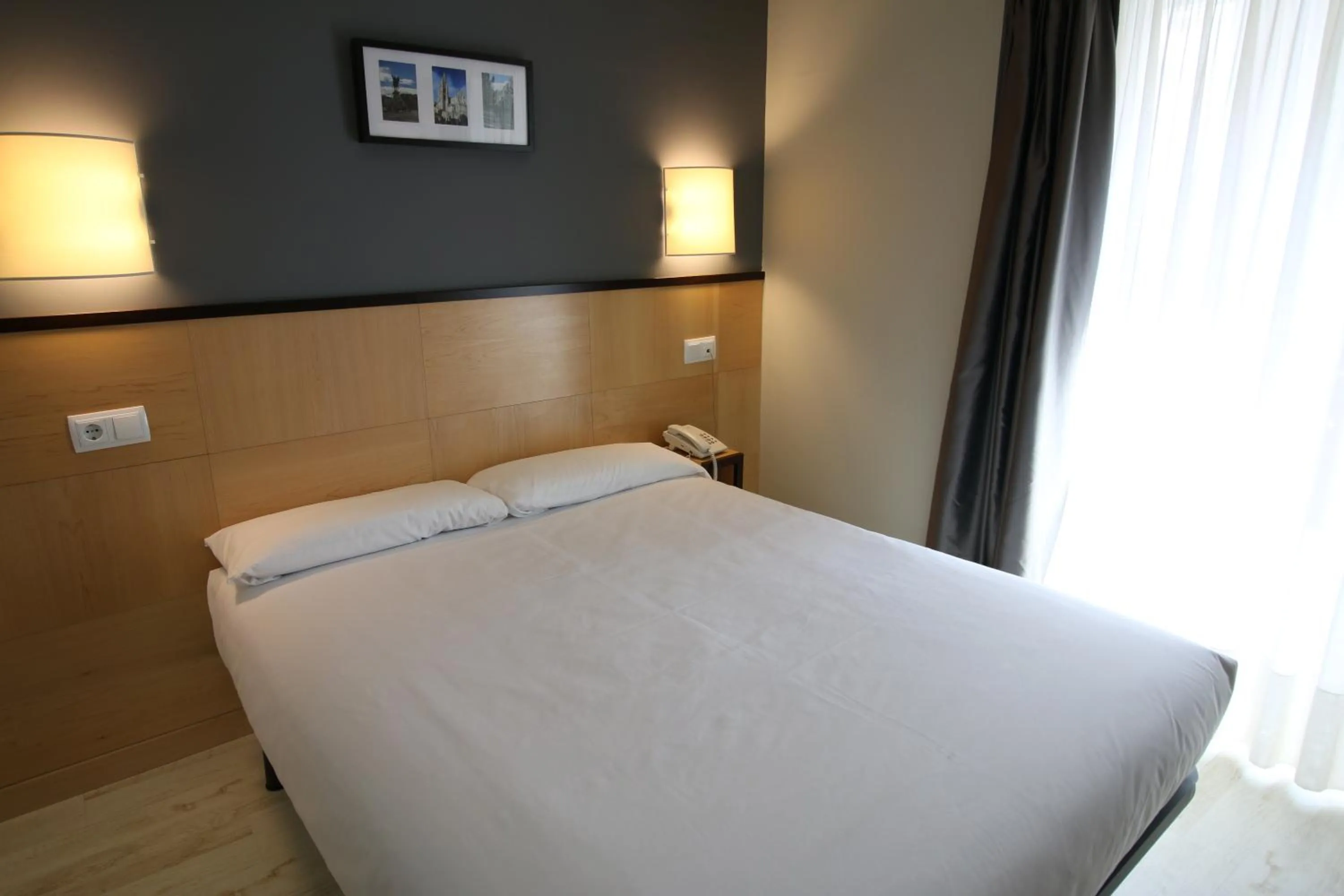 Bedroom, Bed in Hotel Alda Entrearcos