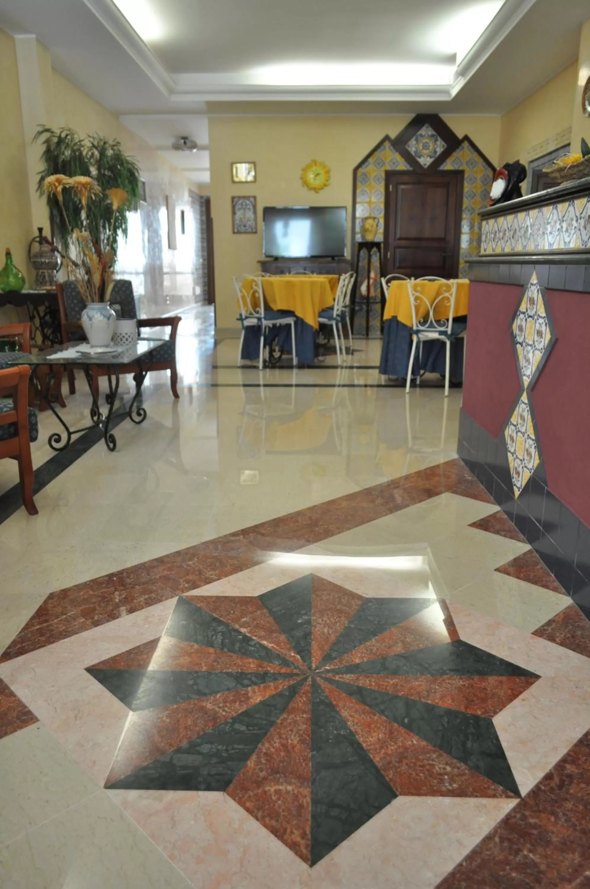 Communal lounge/ TV room in Al-Tair