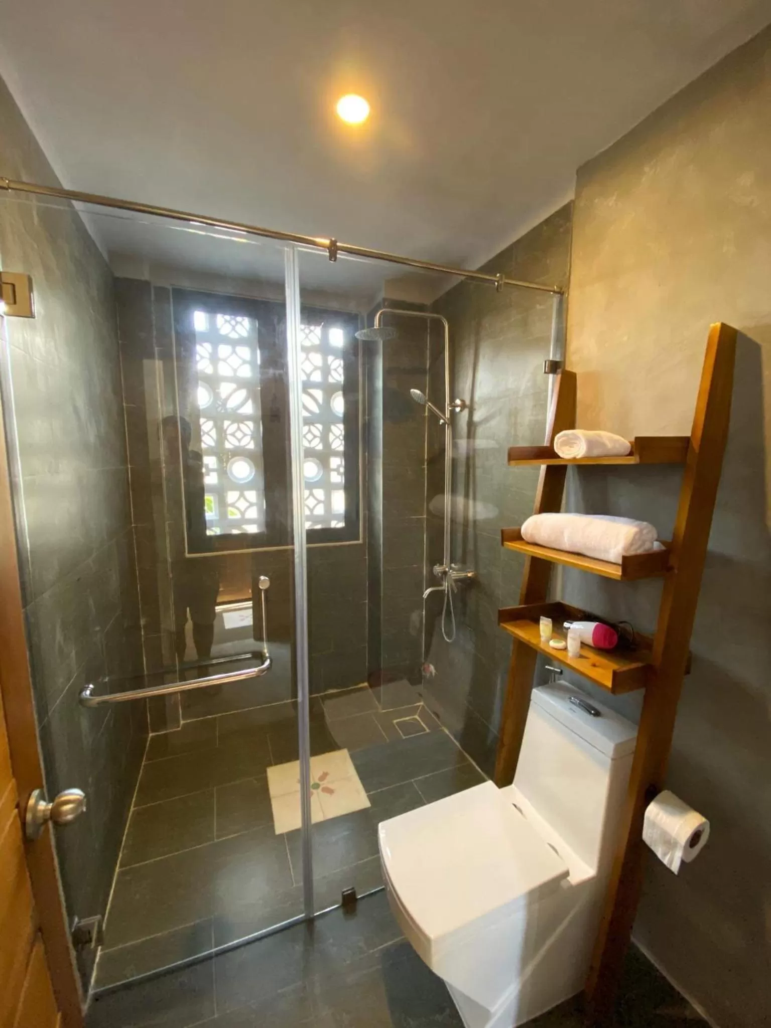 Bathroom in Pink Tulip Hoi An