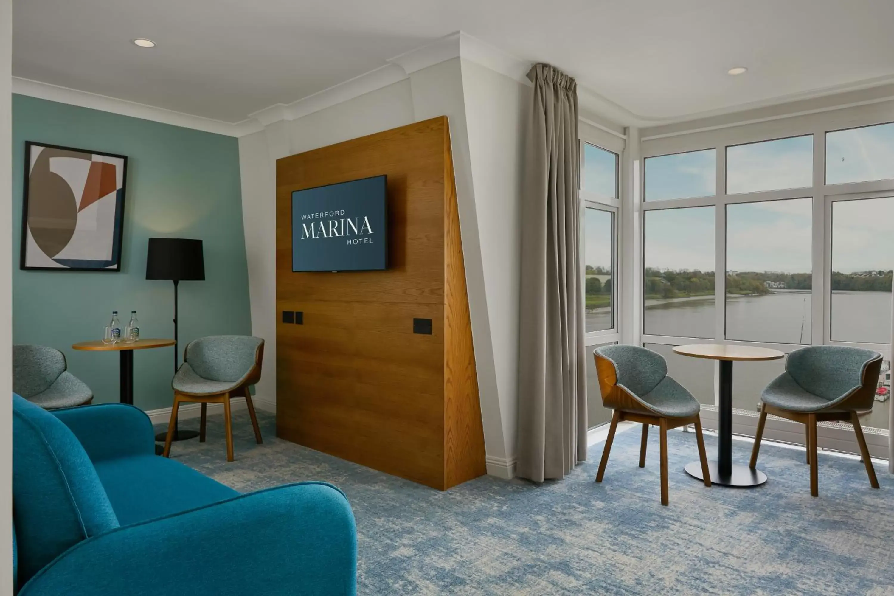 Living room, Seating Area in Waterford Marina Hotel